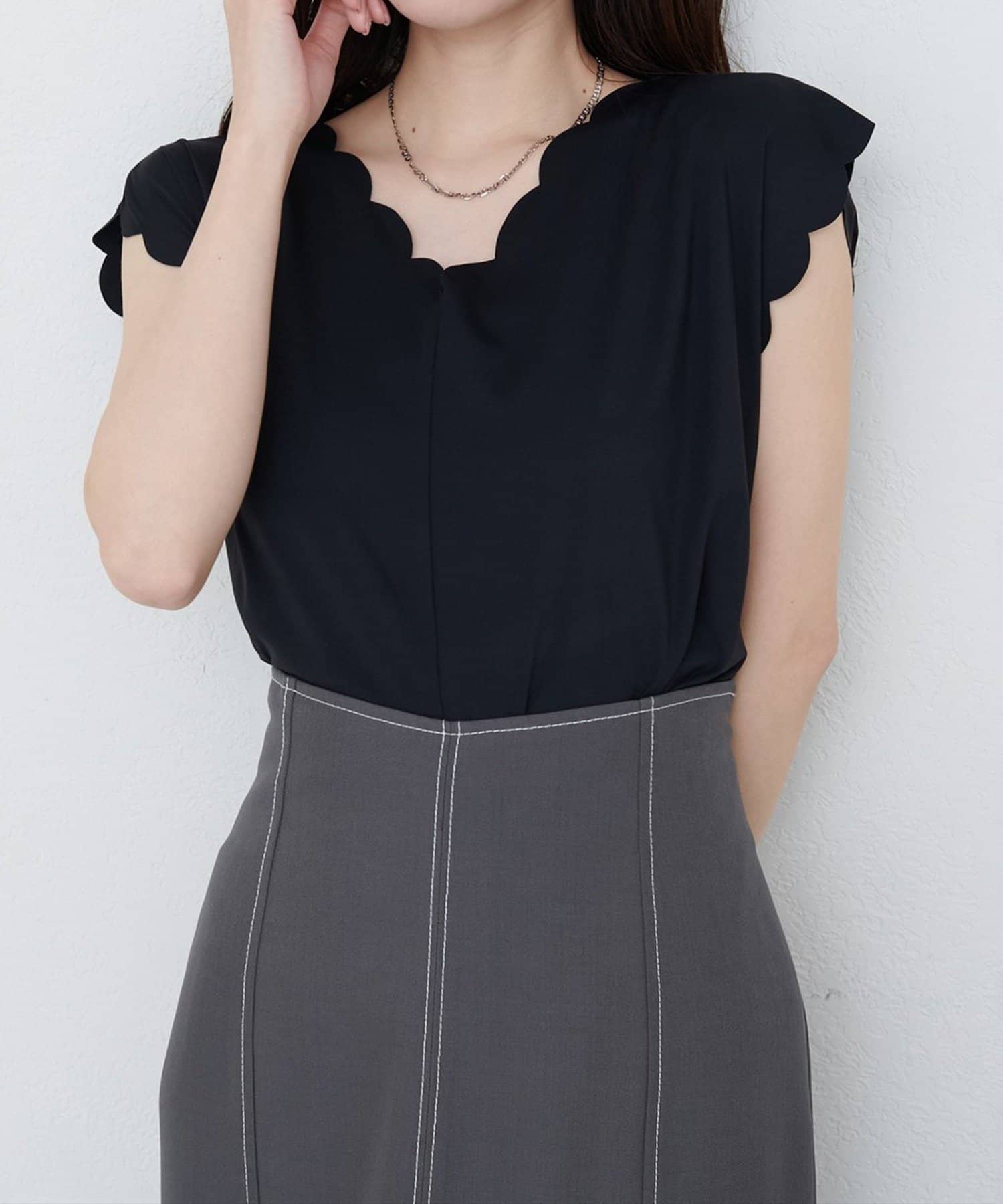 NICE CLAUP / OLIVE des OLIVE OUTLET(ナイスクラップ  / オリーブ デ オリーブ アウトレット) 【natural coutur】前後２WAYスカラップノースリカットソーブラウス