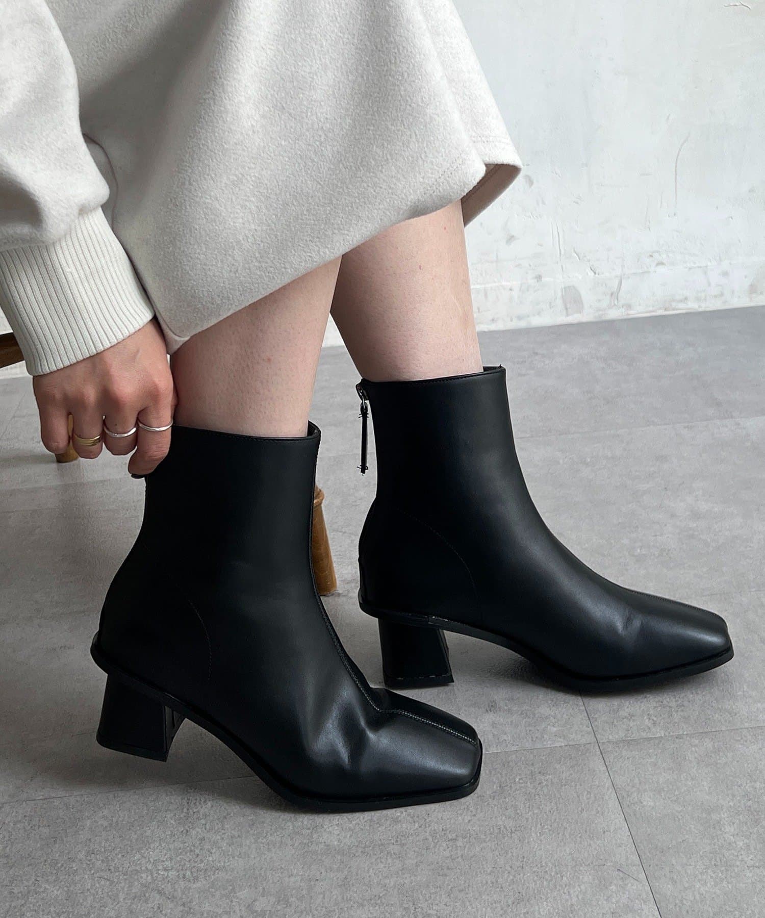 Croisiere(クロジエール) 後ろジップベーシックショートブーツ