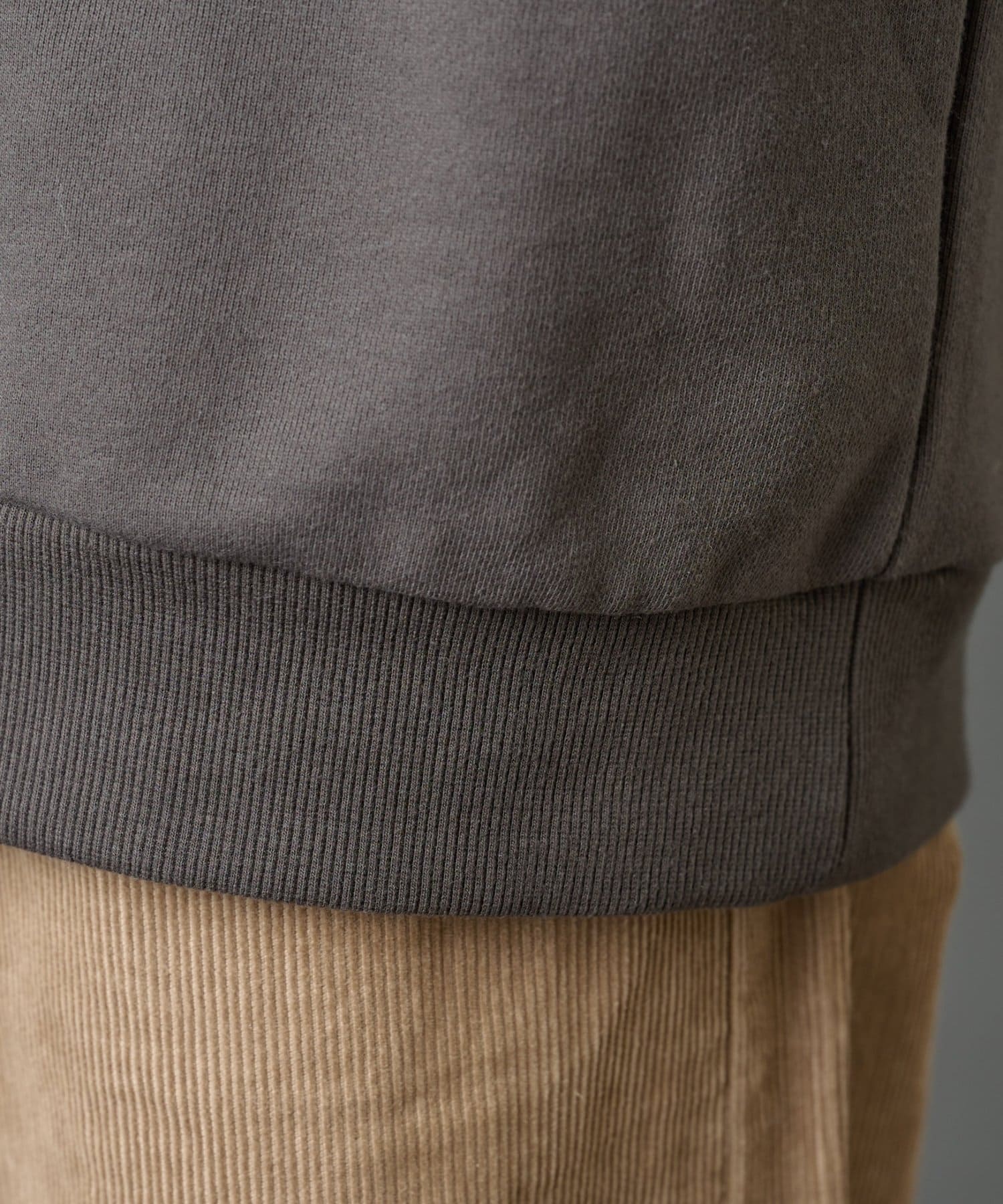 COLONY 2139(コロニー トゥーワンスリーナイン) 襟付きプリントスウェット