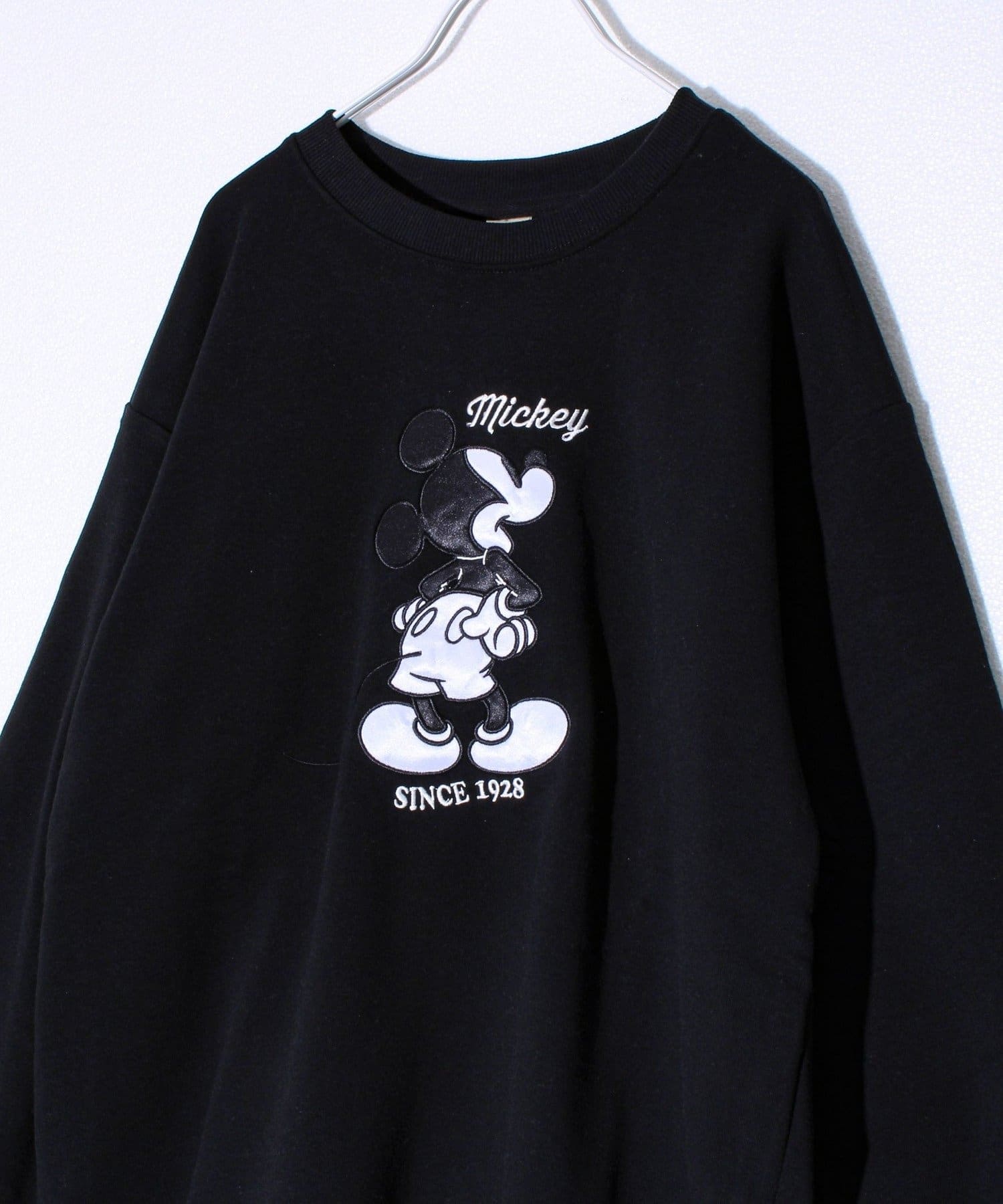 FREDY & GLOSTER(フレディ アンド グロスター) 【ミッキー】UNISEX アップリケ＆フロッキー＆横振り刺繍 裏起毛スウェット