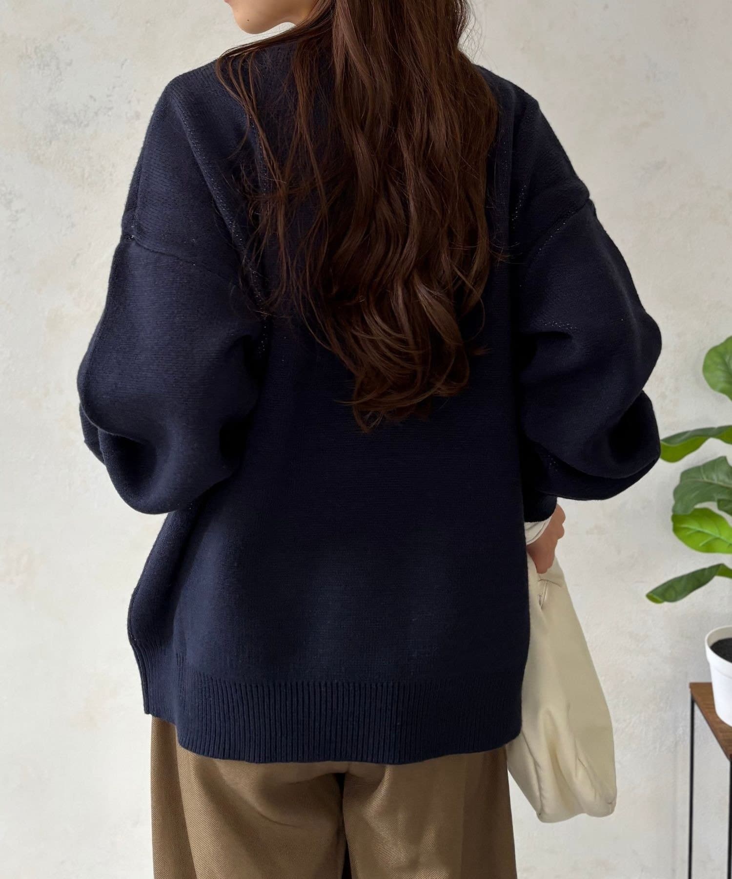 LOCUST(ローカスト) 【チクチク感０・一枚で着映える】ロゴジャガードニット②