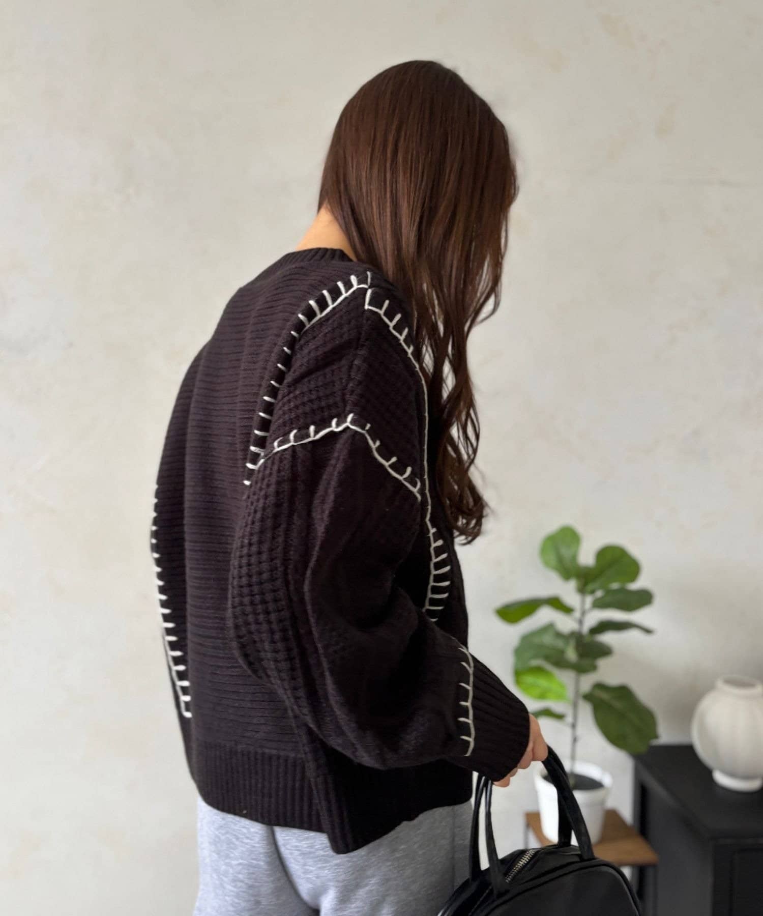 LOCUST(ローカスト) 【一枚で着映える】配色ブラケットステッチニット