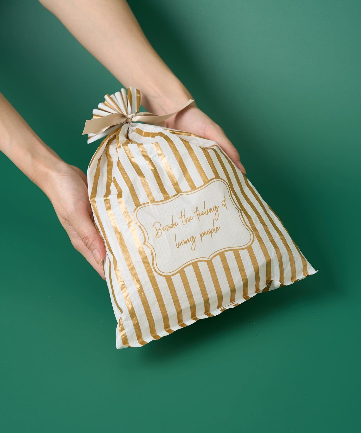 BIRTHDAY BAR(バースデイバー) 【ラッピングでお届け】CUDDLESカドル バスフィザーともこもこソックスセット