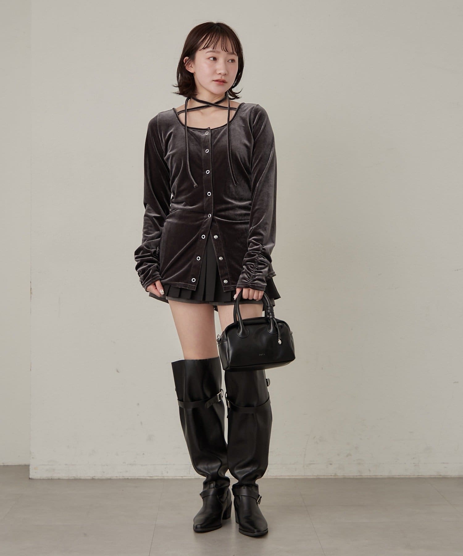 mline(エムライン) [mline]ベロアチョーカー ボタンカーデ