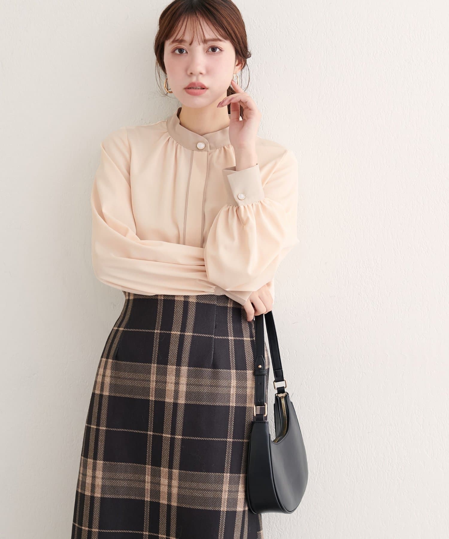 natural couture(ナチュラルクチュール) 【WEB限定】バイカラーデザイン釦ブラウス