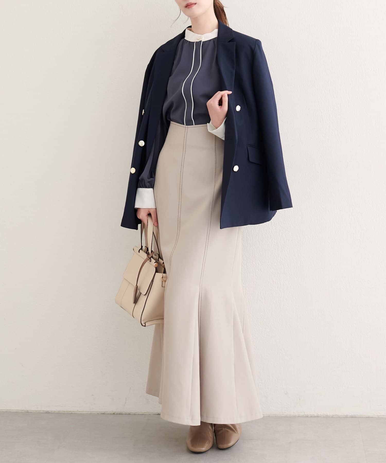 natural couture(ナチュラルクチュール) 【WEB限定】バイカラーデザイン釦ブラウス