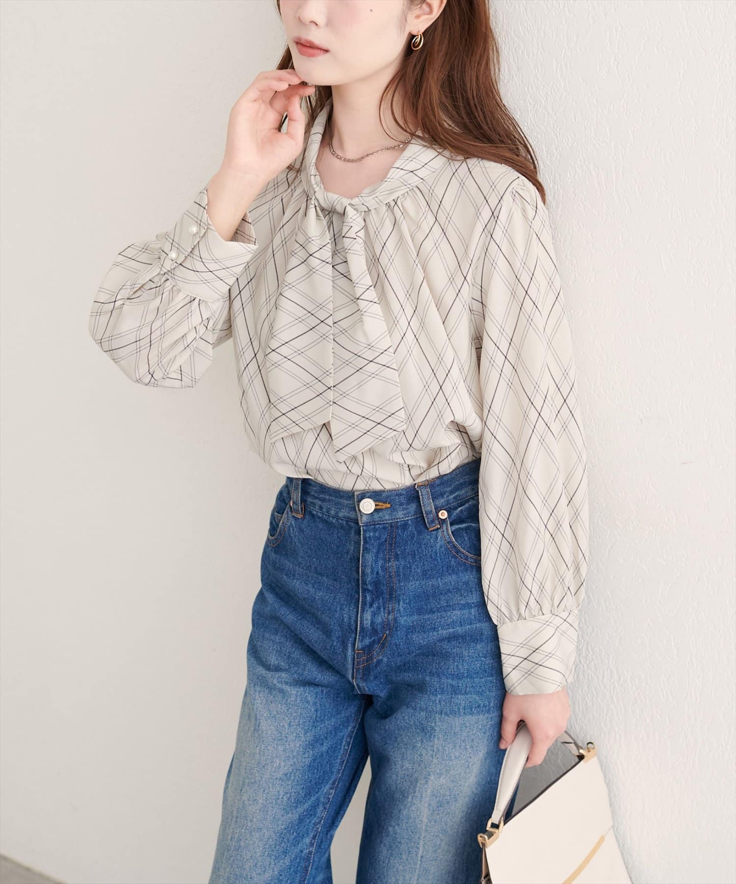 natural couture(ナチュラルクチュール) 【WEB限定】袖口パールノット結びボウタイブラウス