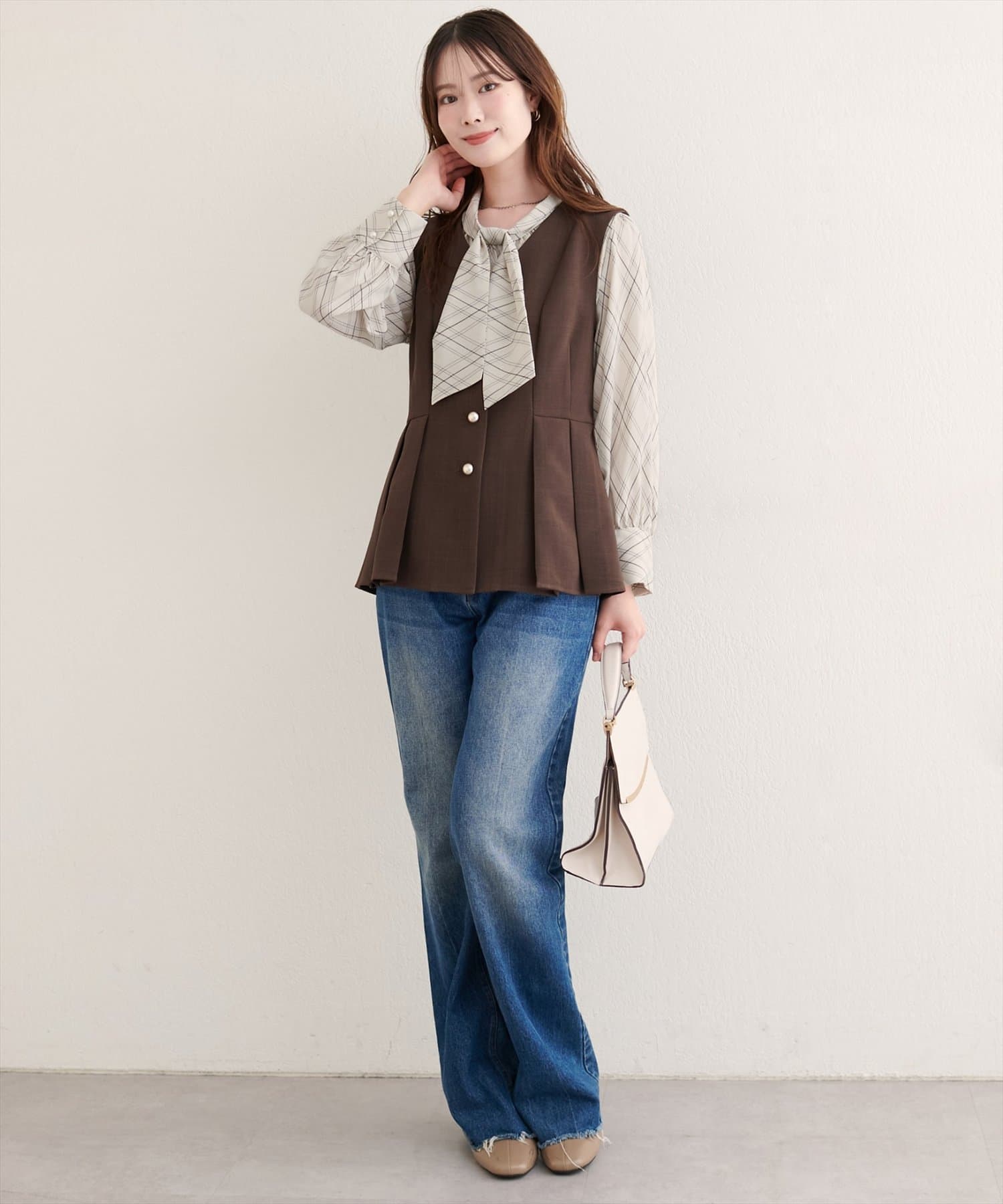 natural couture(ナチュラルクチュール) 【WEB限定】袖口パールノット結びボウタイブラウス