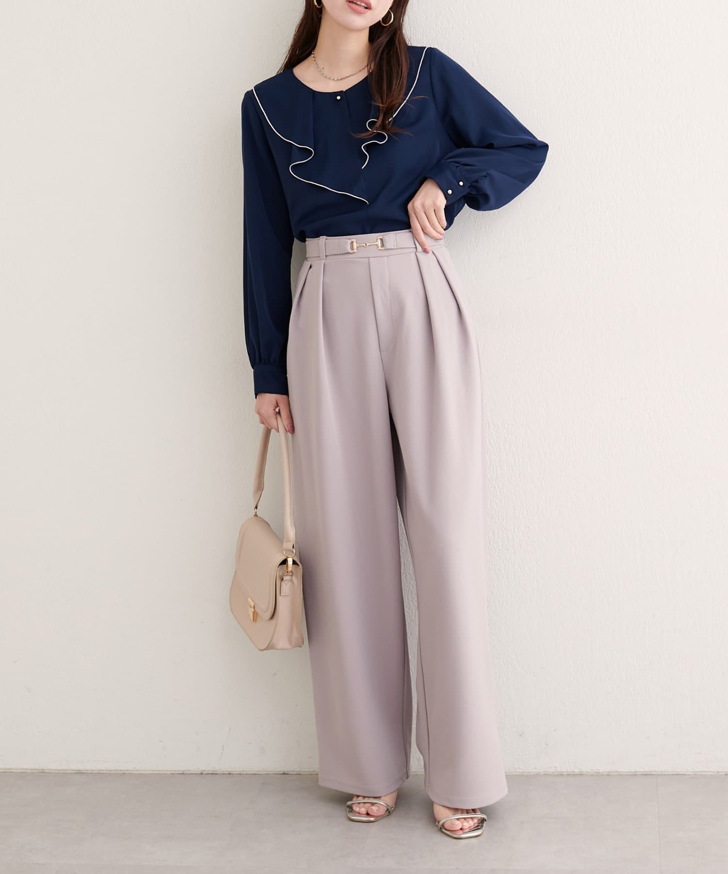 natural couture(ナチュラルクチュール) 【WEB限定】フロントフリルブラウス