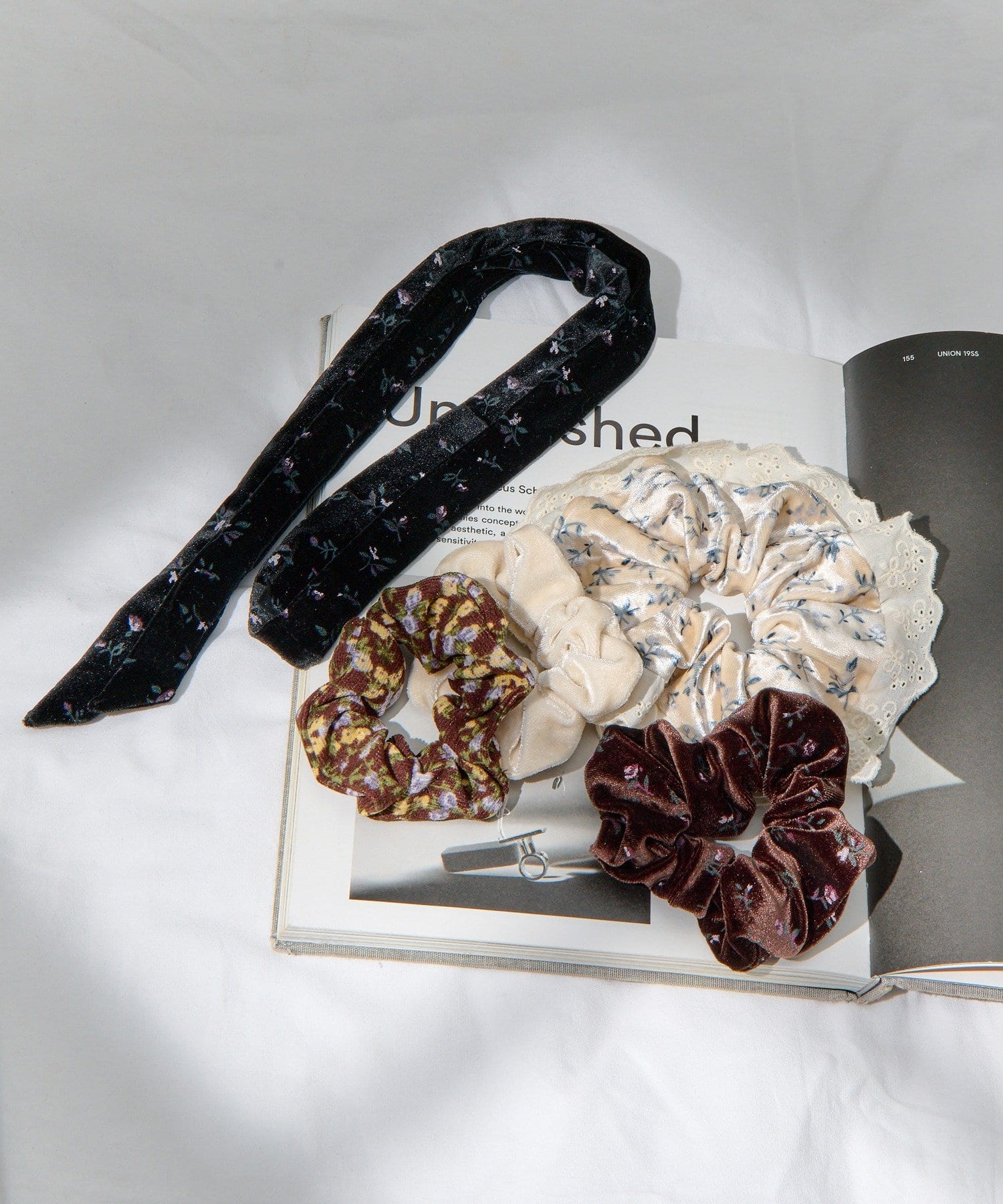 Lattice(ラティス) ベロア小花柄レースシュシュ