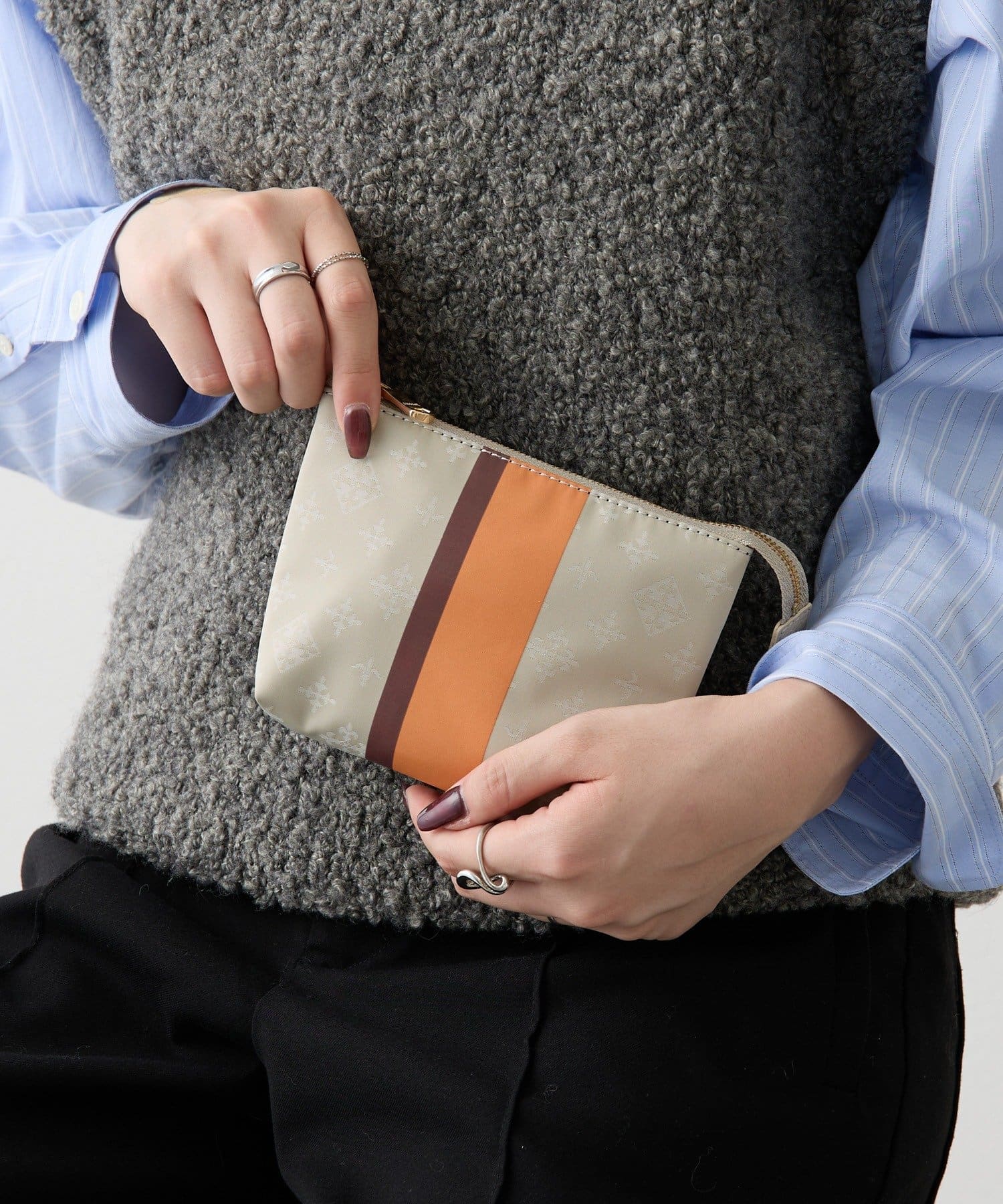russet(ラシット) ラインプリントポーチ S