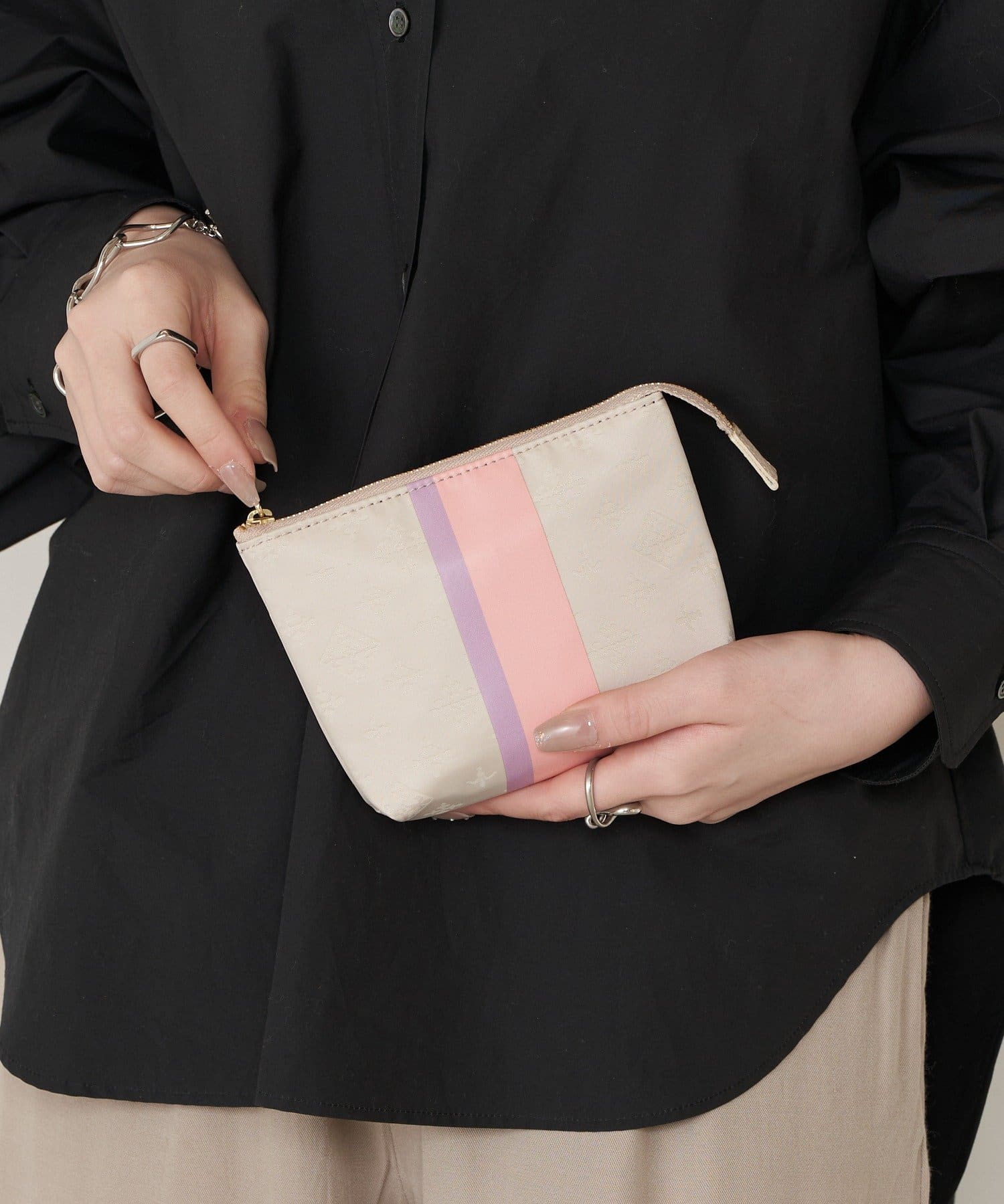 russet(ラシット) ラインプリントポーチ S