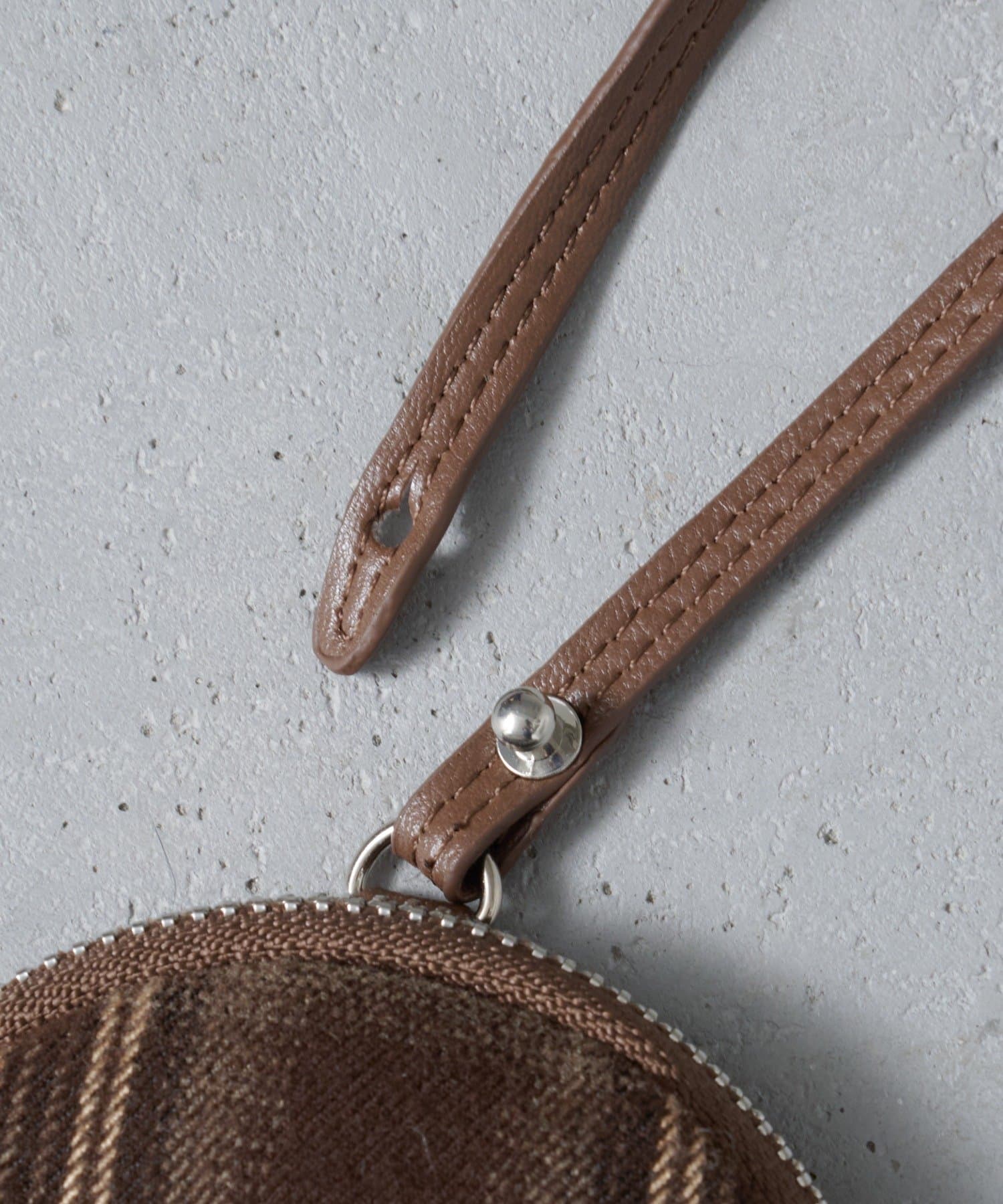 Kastane(カスタネ) ビジューポーチ付きミドルBAG