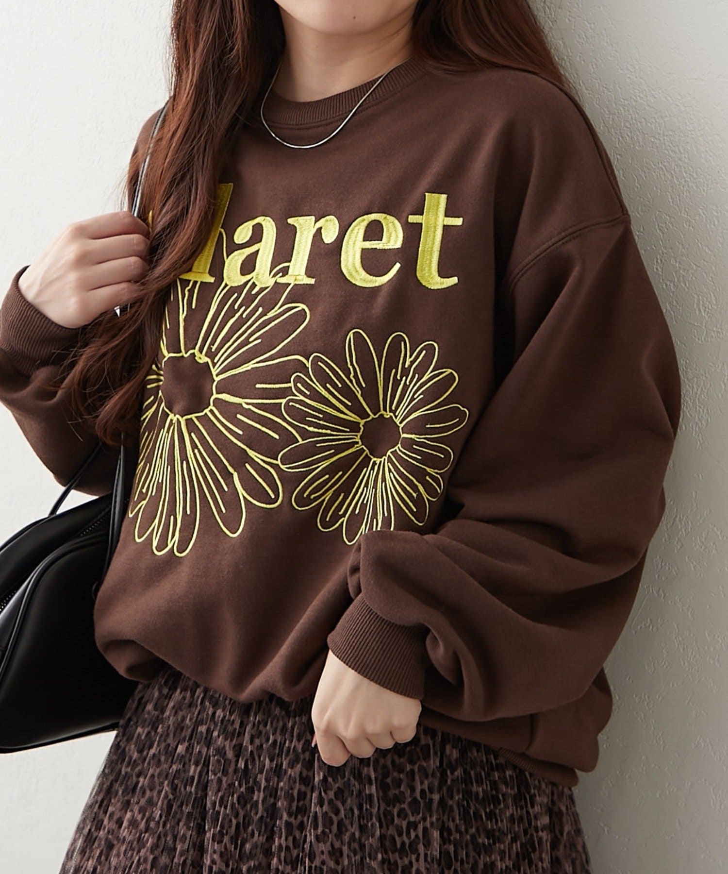 Remind me and forever(リマインドミーアンドフォーエバー) フラワー刺繍スウェット