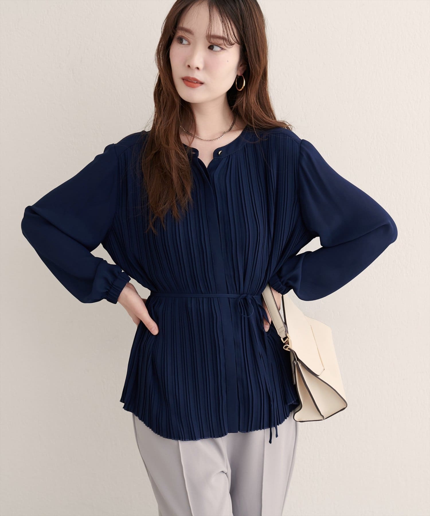 natural couture(ナチュラルクチュール) 【WEB限定】前後２WAYプリーツブラウス