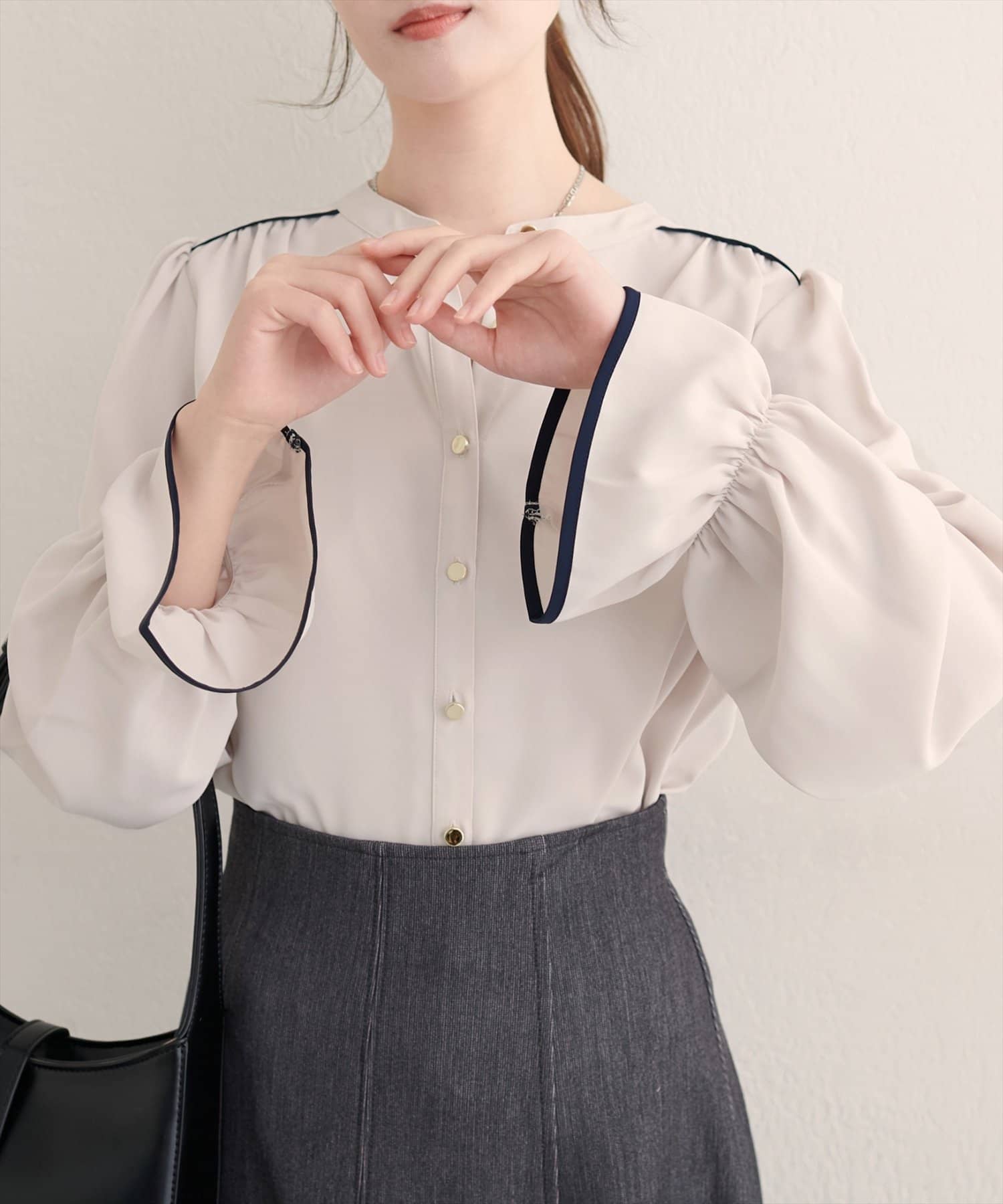 natural couture(ナチュラルクチュール) 【WEB限定】ヨークパイピングブラウス