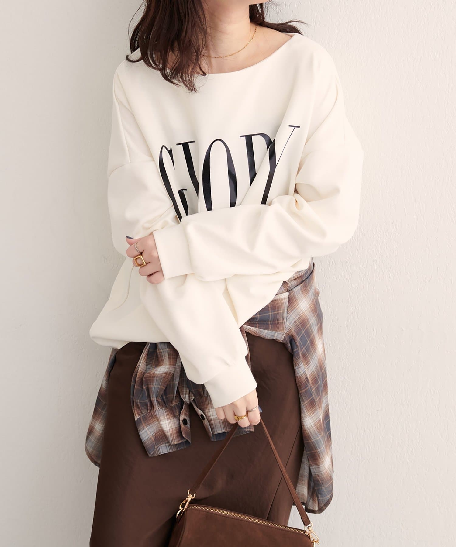 natural couture(ナチュラルクチュール) 【WEB限定】〈ako〉スポリ裏毛ロゴ入りプルオーバー
