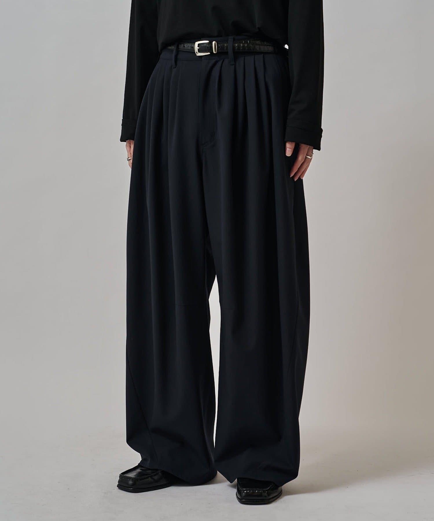 Lui's(ルイス) 鬼タックカーブパンツ