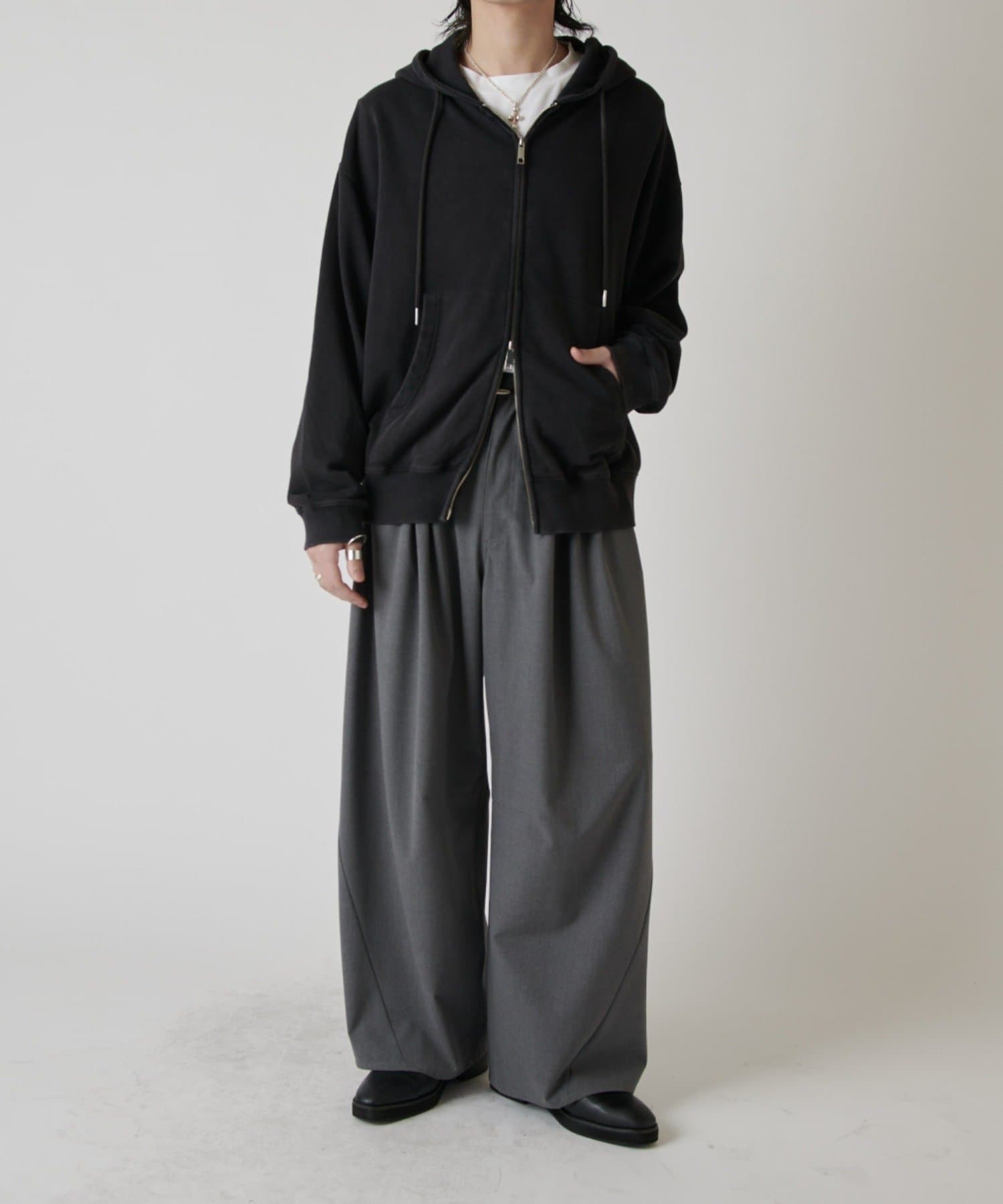 Lui's(ルイス) 鬼タックカーブパンツ