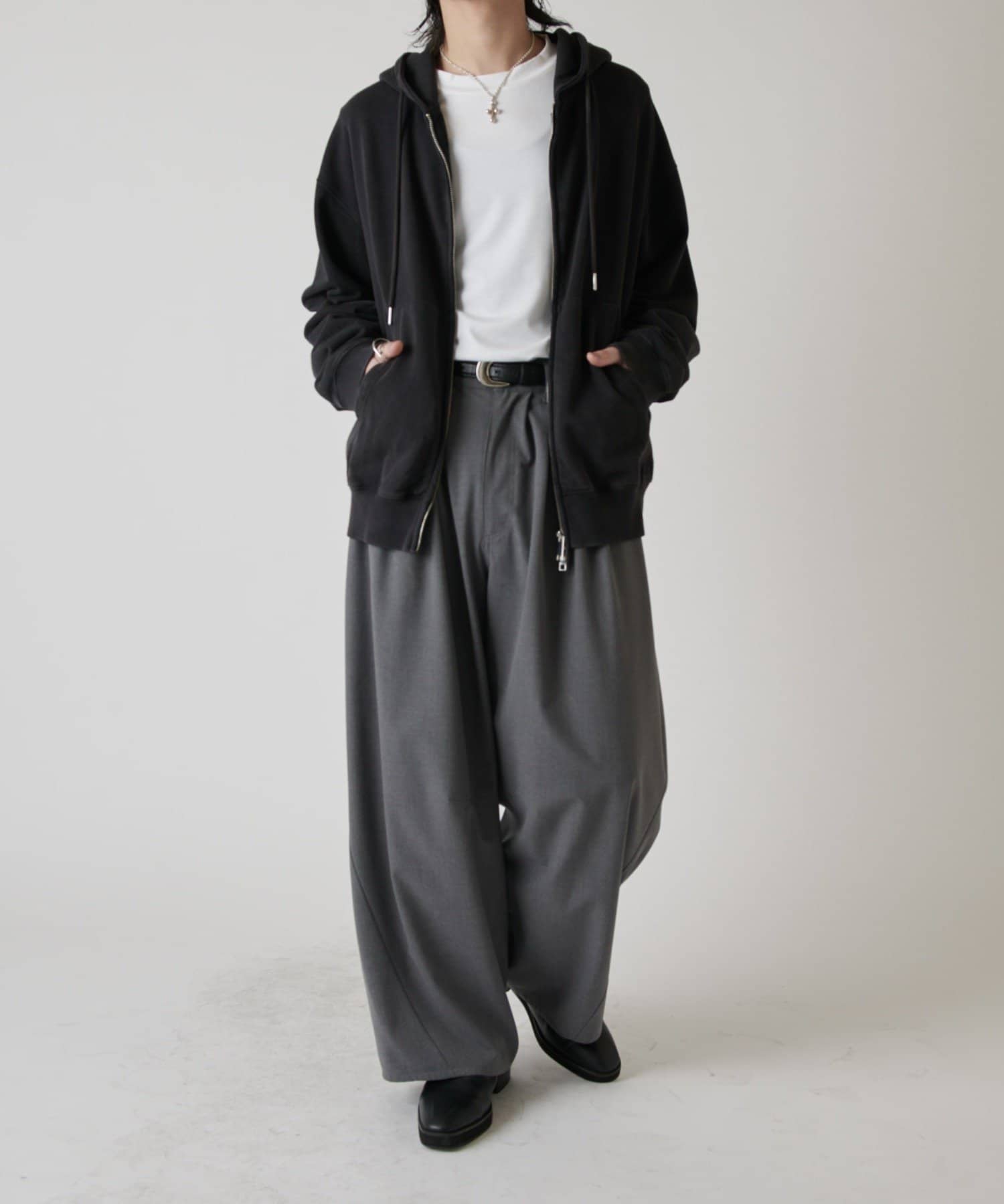 Lui's(ルイス) 鬼タックカーブパンツ