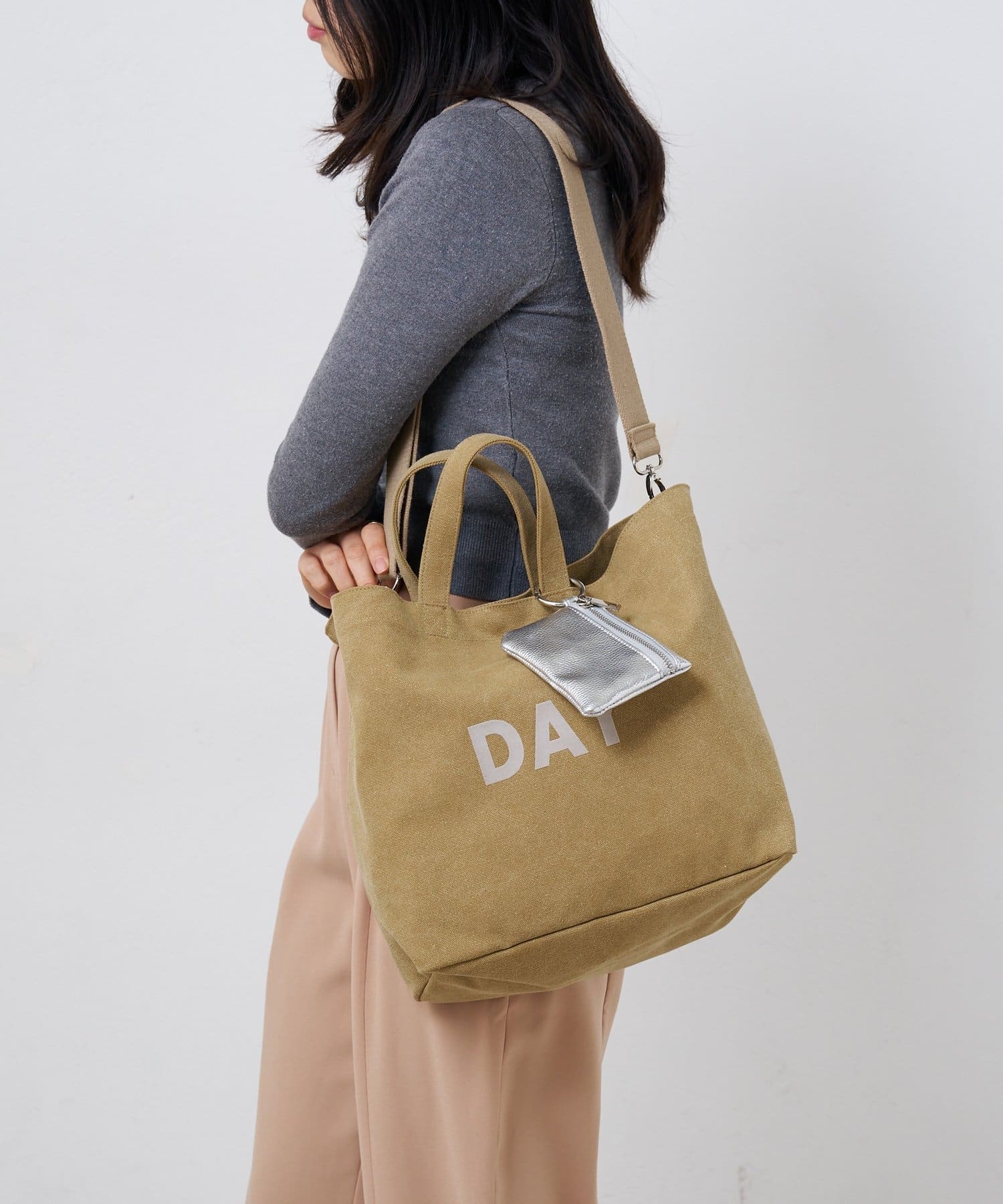 BIRTHDAY BAR(バースデイバー) キャンバスフロッキーロゴトートバッグ