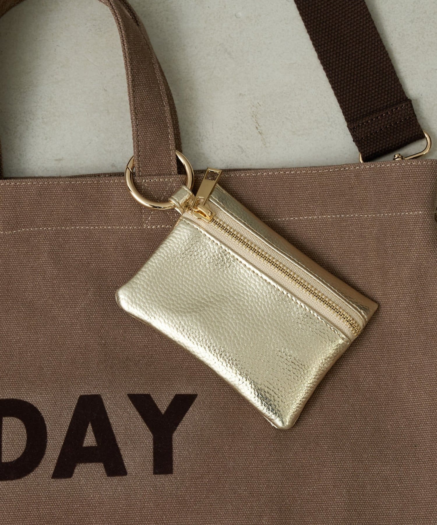 BIRTHDAY BAR(バースデイバー) キャンバスフロッキーロゴトートバッグ