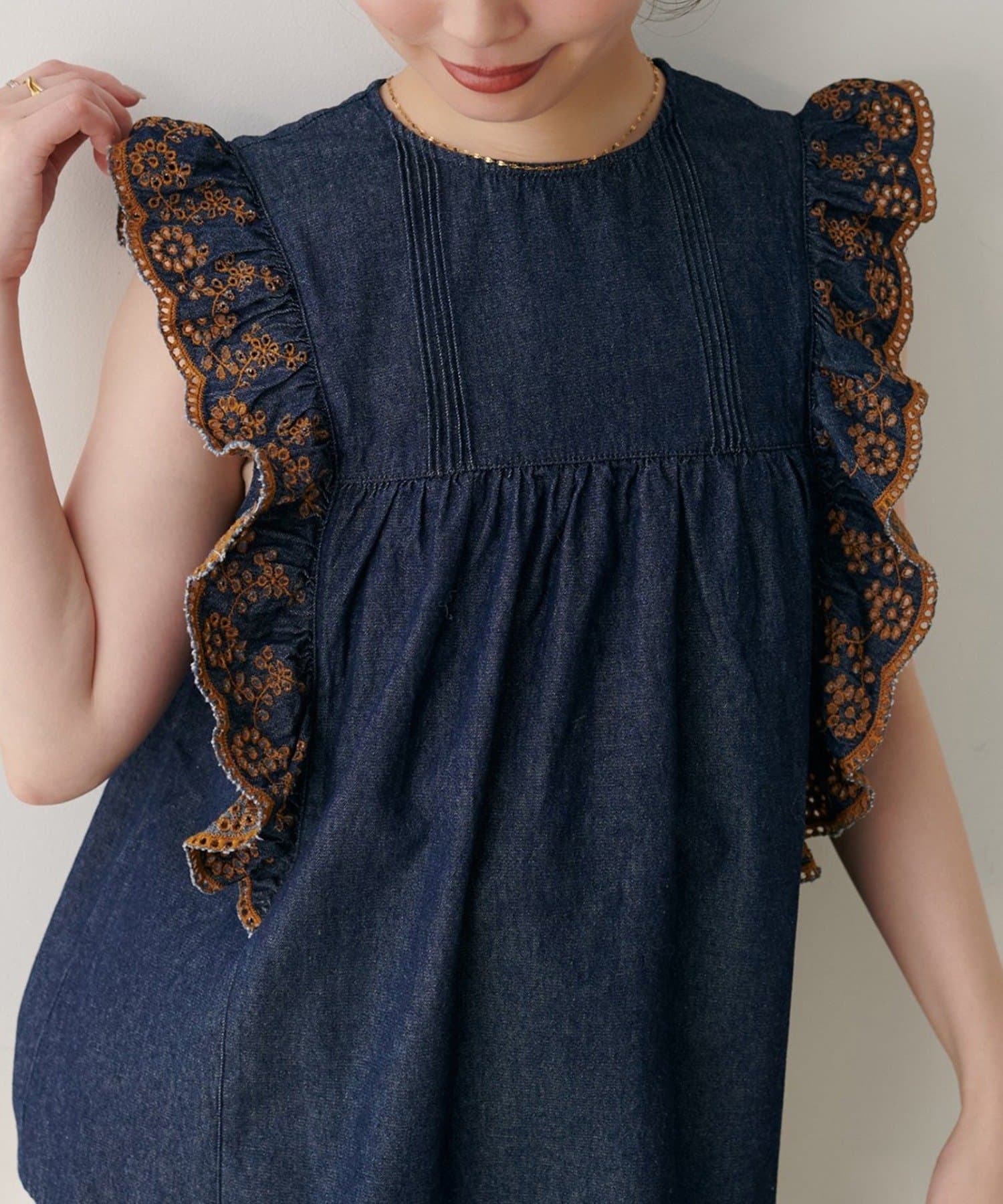 NICE CLAUP / OLIVE des OLIVE OUTLET(ナイスクラップ  / オリーブ デ オリーブ アウトレット) 【natural couture】デニム刺繍フリルブラウス