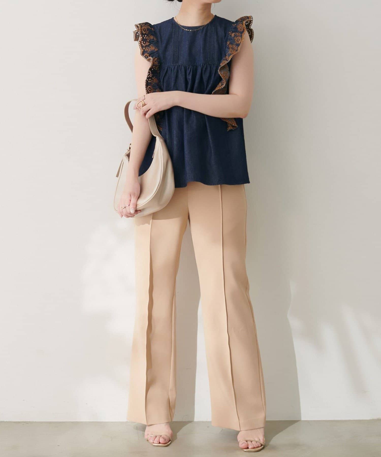 NICE CLAUP / OLIVE des OLIVE OUTLET(ナイスクラップ  / オリーブ デ オリーブ アウトレット) 【natural couture】デニム刺繍フリルブラウス