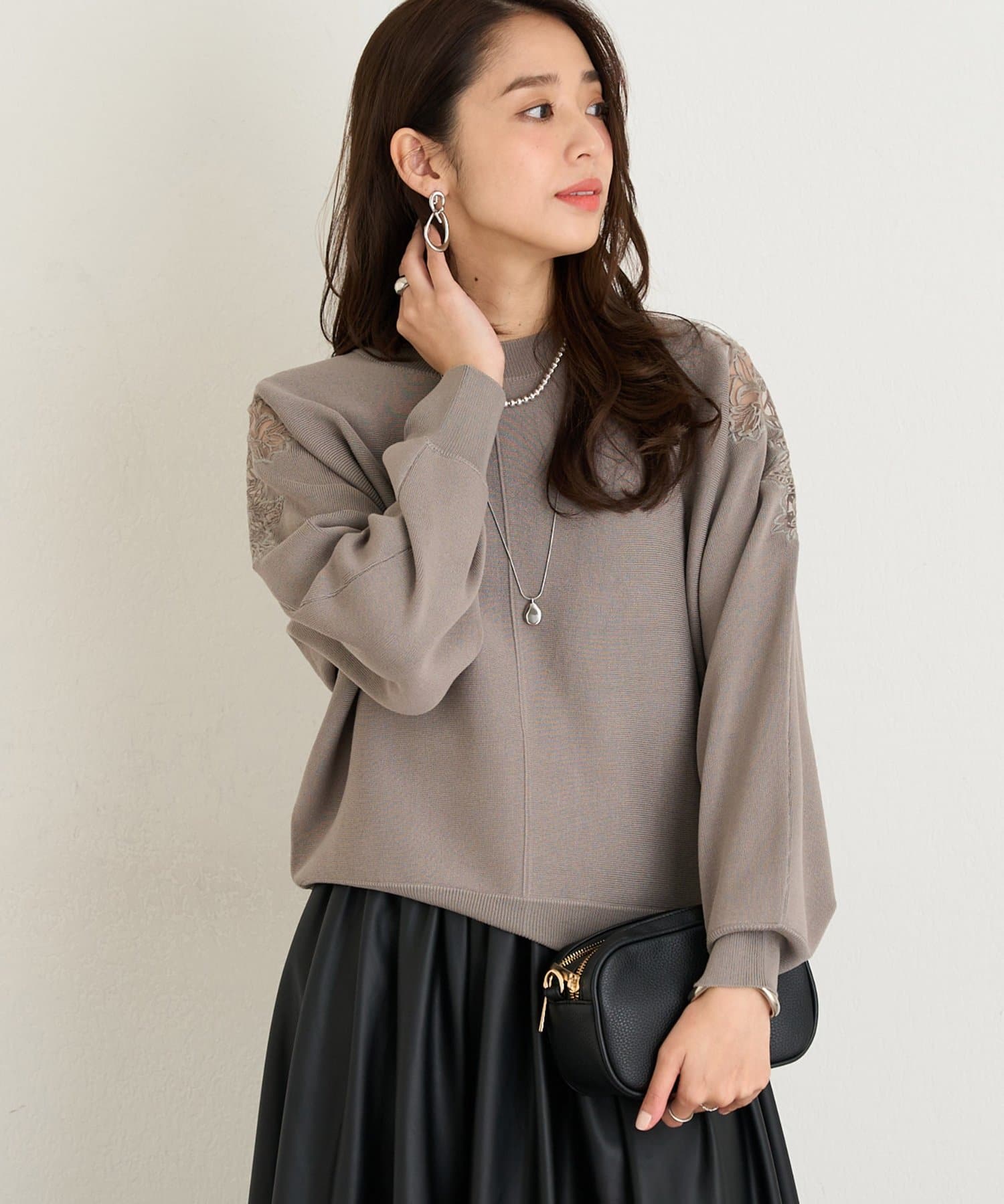 un dix cors(アンディコール) 《大人フェミニンに》肩レースドルマンニット