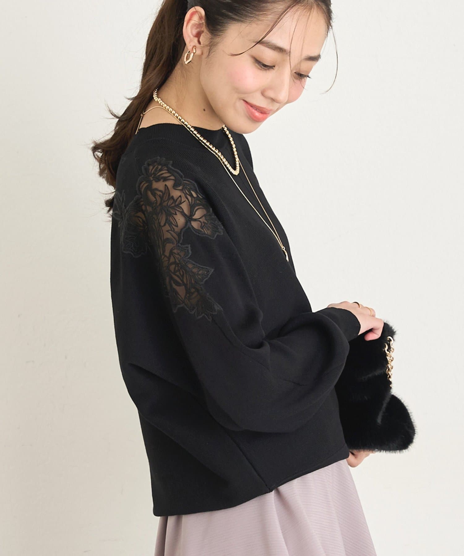 un dix cors(アンディコール) 《大人フェミニンに》肩レースドルマンニット