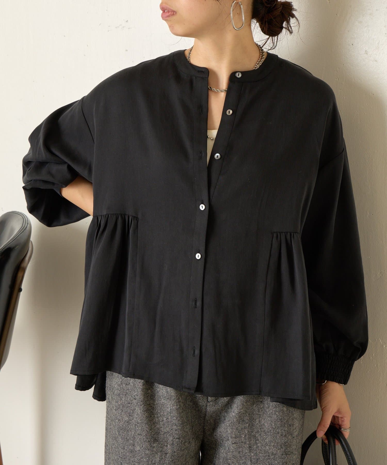 Jena　espace merveilleux(ジェナ　エスパスメルヴェイユ) バック切替ギャザーブラウス