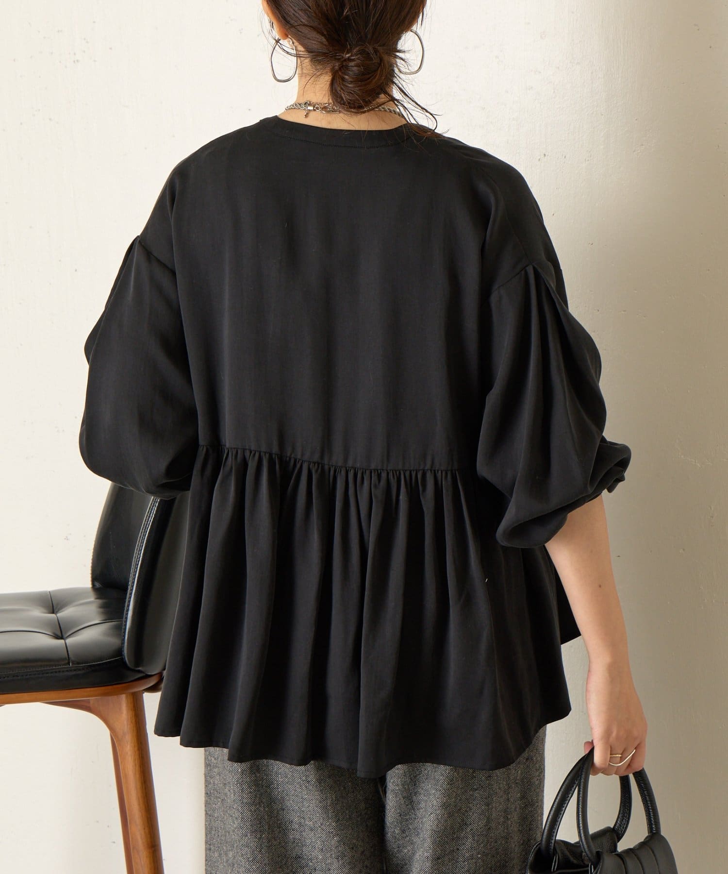 Jena　espace merveilleux(ジェナ　エスパスメルヴェイユ) バック切替ギャザーブラウス