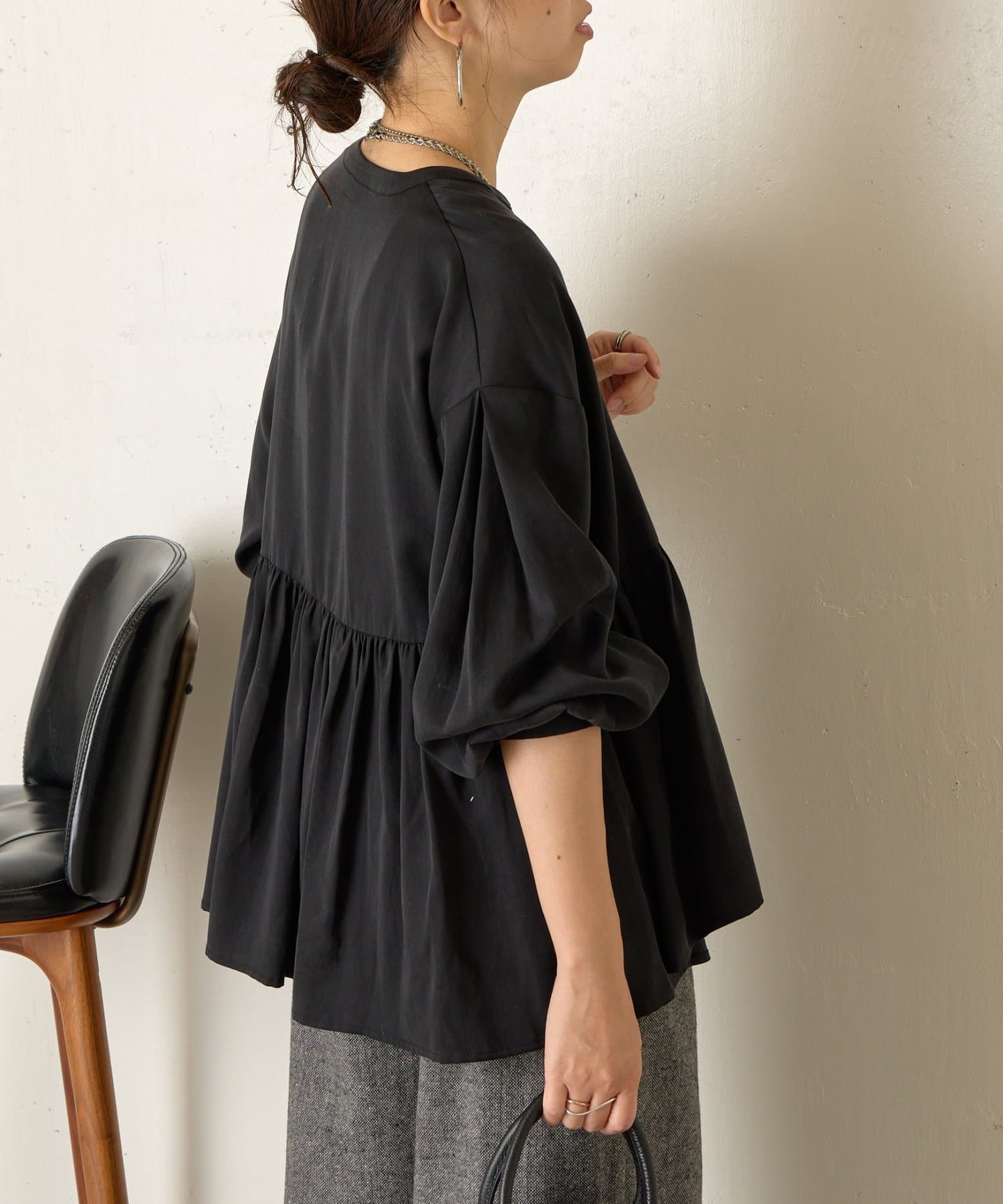 Jena　espace merveilleux(ジェナ　エスパスメルヴェイユ) バック切替ギャザーブラウス