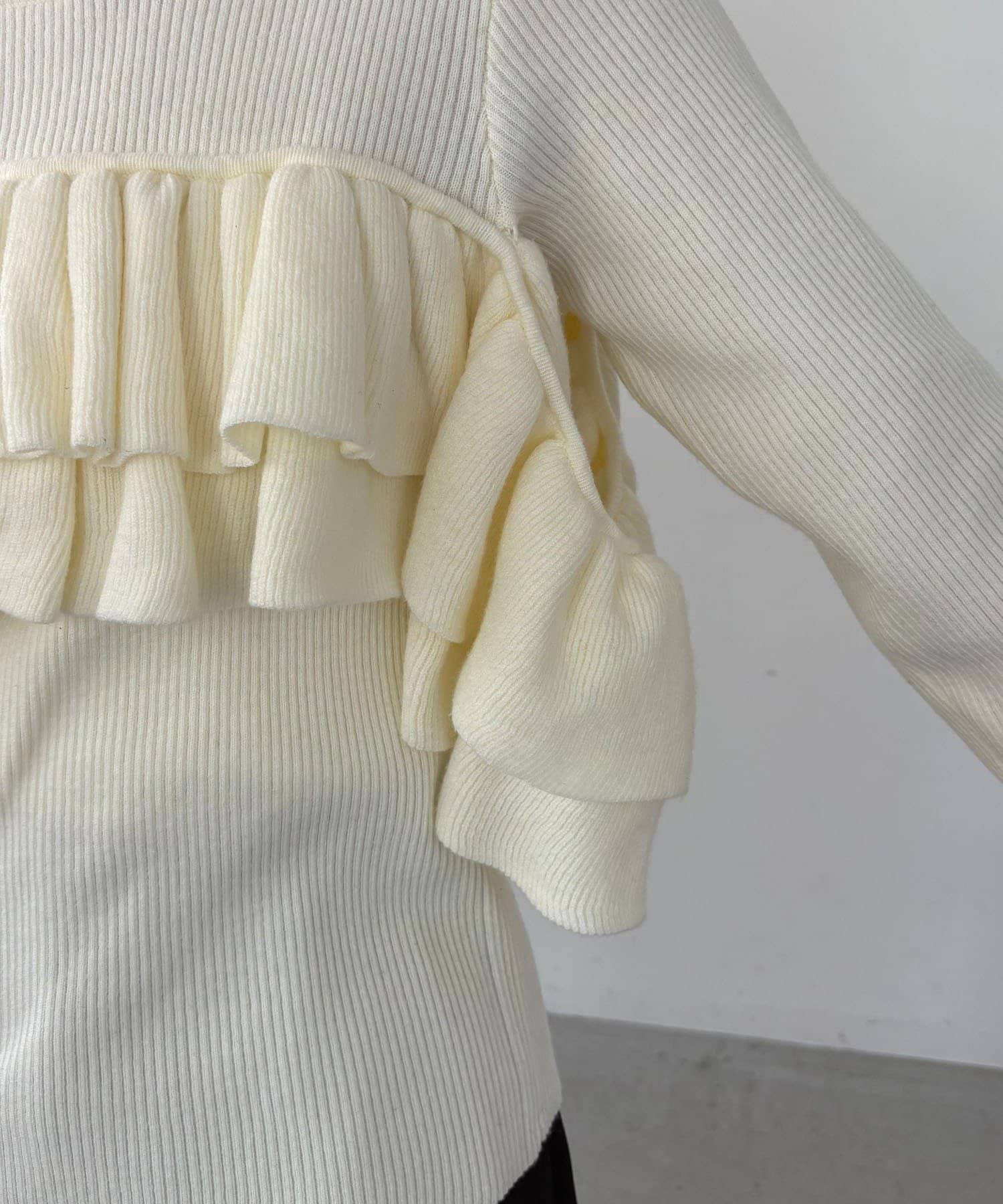 CAPRICIEUX LE'MAGE(カプリシュレマージュ) 【2WAYで着用可能】ベアフリルニット