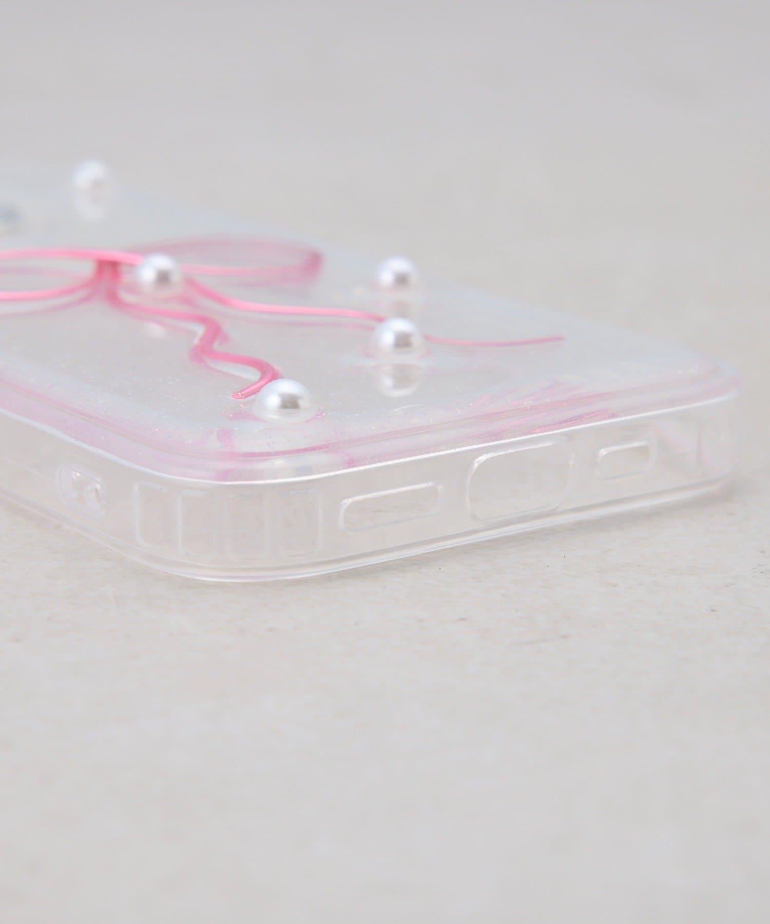 Lattice(ラティス) パールリボンスマホケース(iPhone15pro)