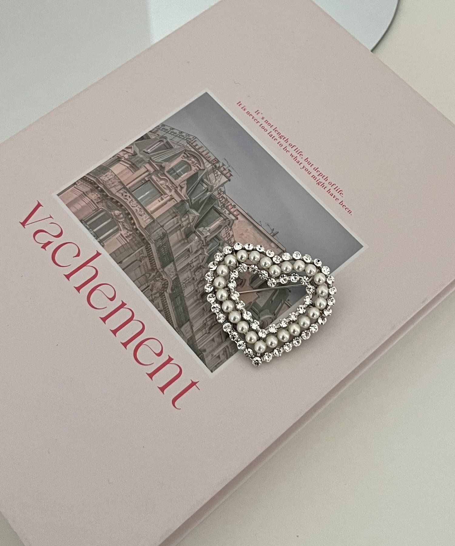 prose verse(プロズヴェール) パールビジューハートブローチ