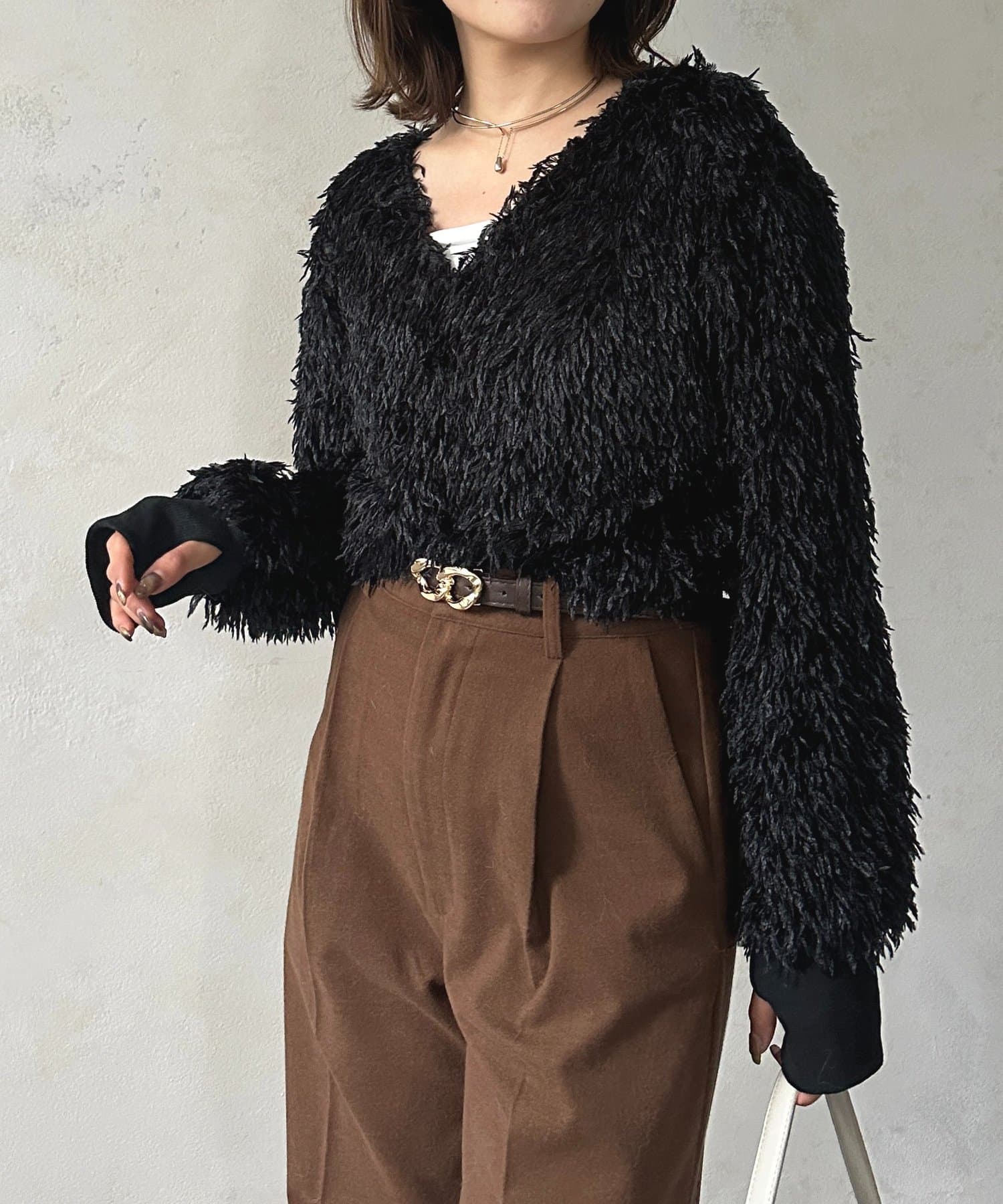 Thevon.(ゼヴォン) フェザーVネックプルオーバー