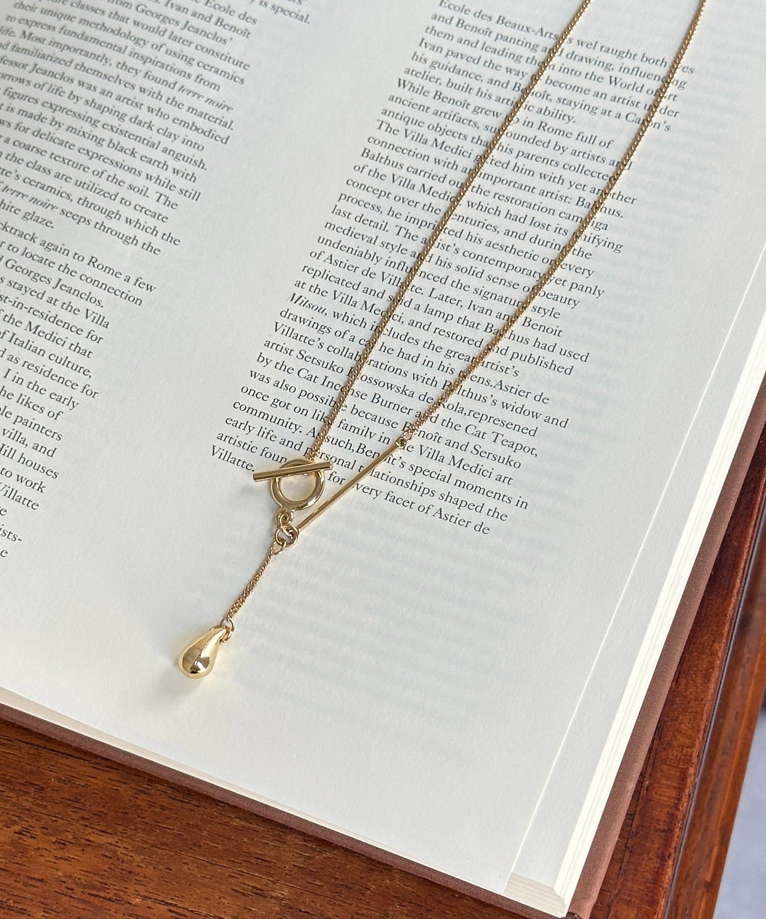 Thevon.(ゼヴォン) 【heilly】トグルモチーフデザインネックレス