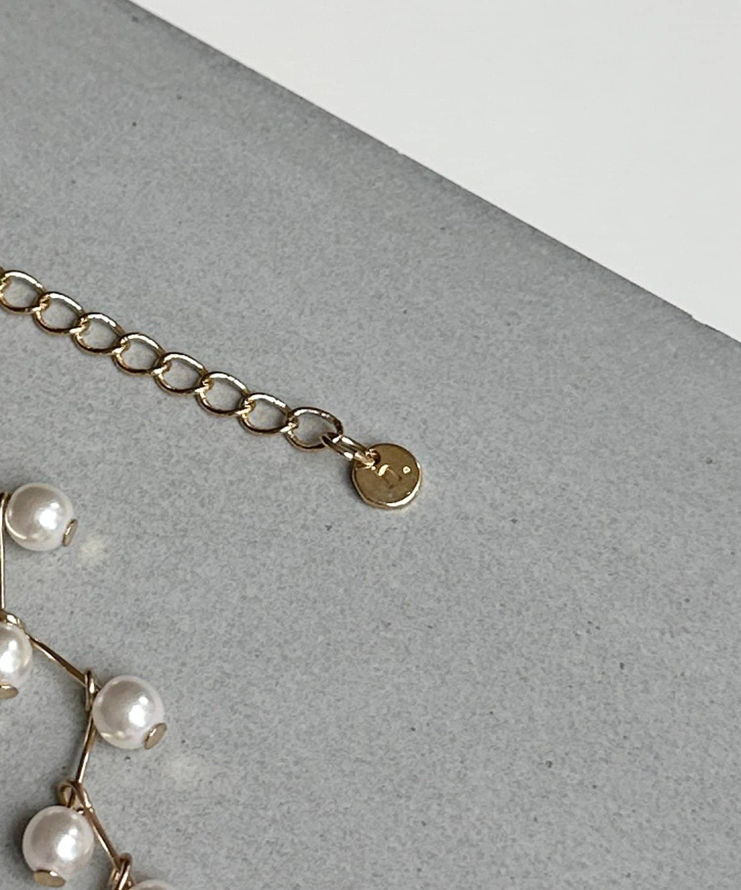 Thevon.(ゼヴォン) 【heilly】カクカクパールネックレス