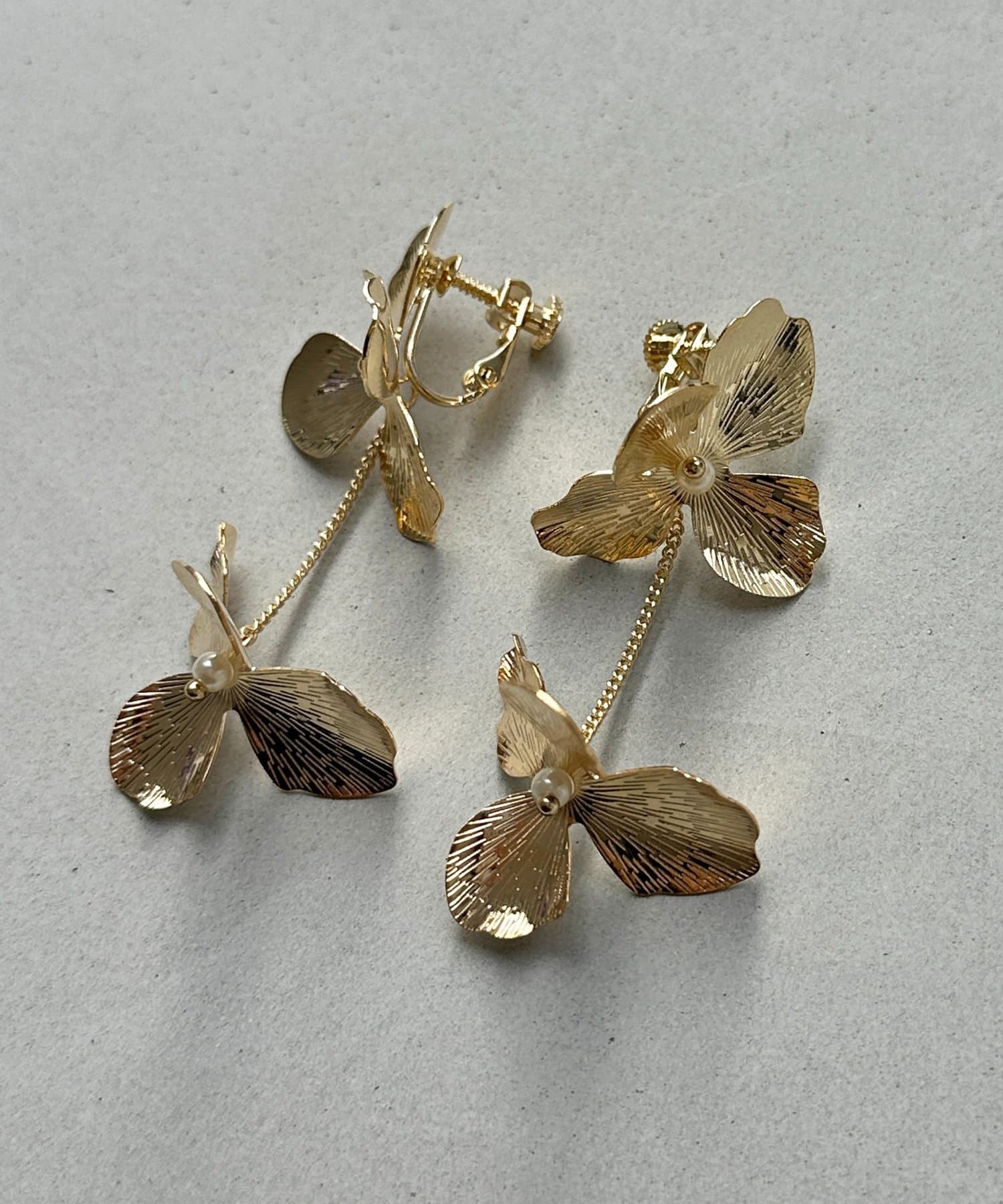 Thevon.(ゼヴォン) 【heilly】ダブルお花イヤリング