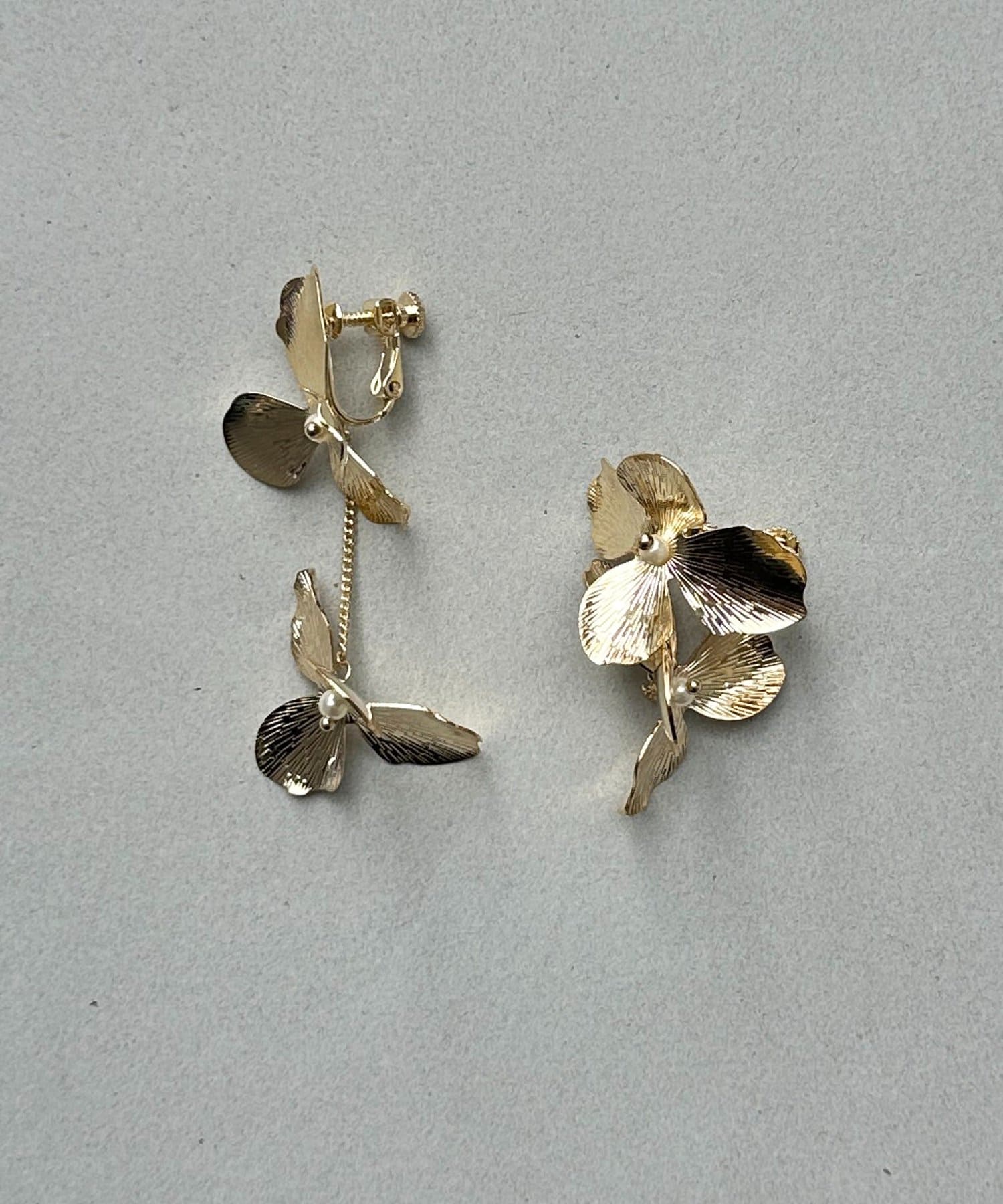 Thevon.(ゼヴォン) 【heilly】ダブルお花イヤリング