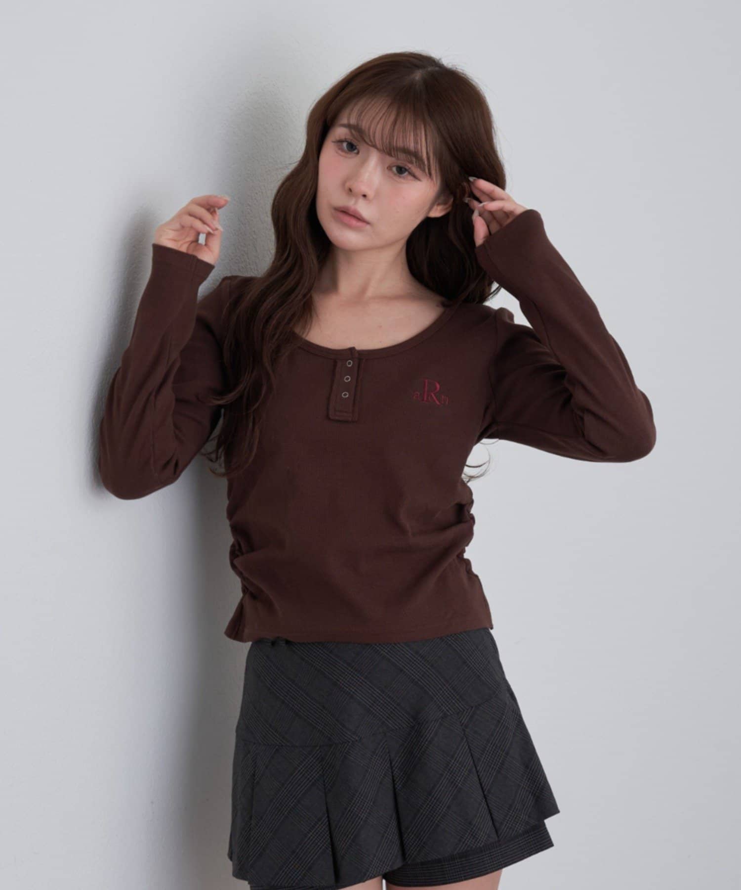 RAY CASSIN(レイカズン) 胸刺繍ヘンリーTシャツ