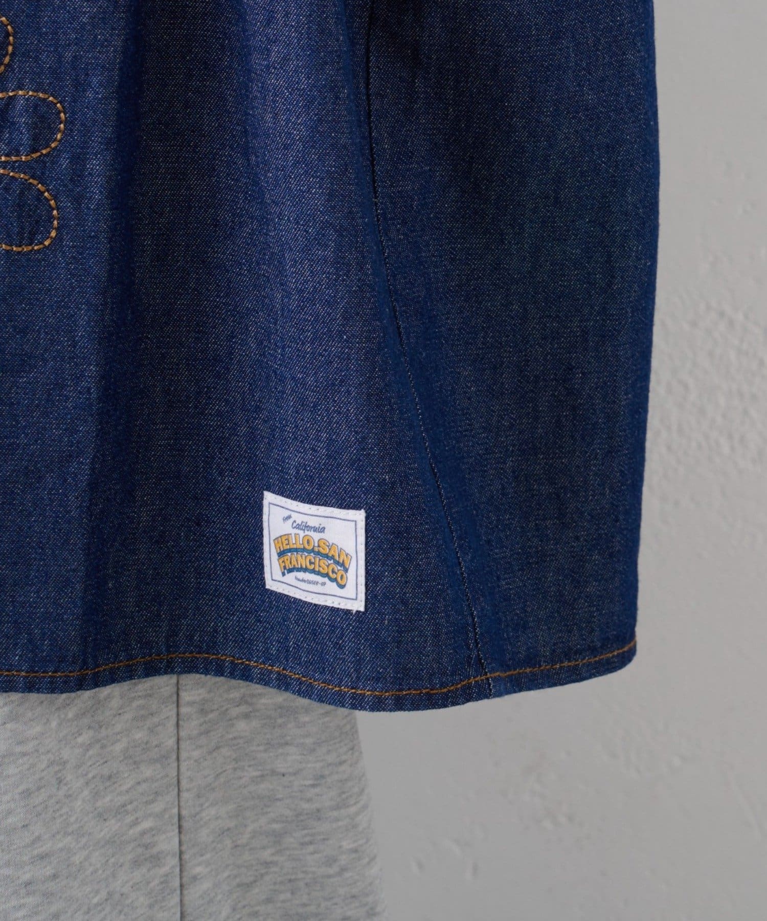 CIAOPANIC TYPY(チャオパニックティピー) ★【HELLO.SANFRANCISCO/ハローサンフランシスコ】衿付きマーガレット刺繍デニムブラウス