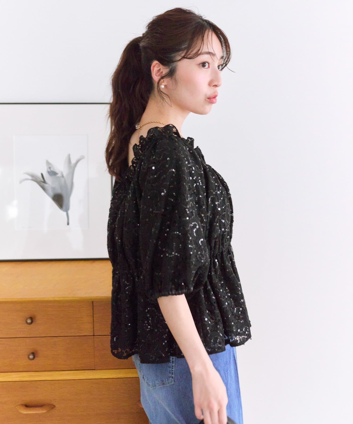 La boutique BonBon】スパンコールレースオフショルブラウス | OUTLET