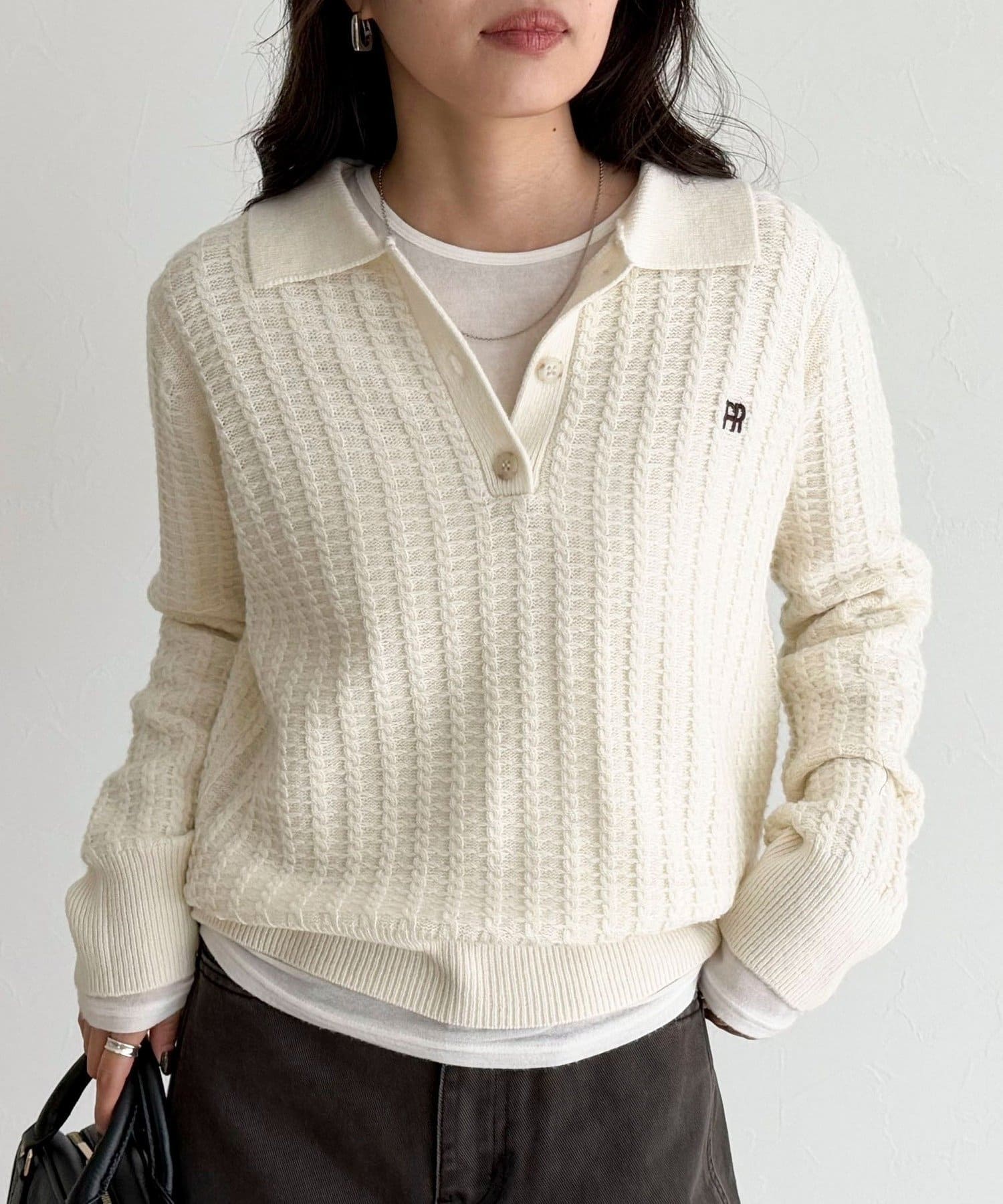 FREDY & GLOSTER(フレディ アンド グロスター) FR刺繍ケーブル柄ポロ衿ニットプルオーバー