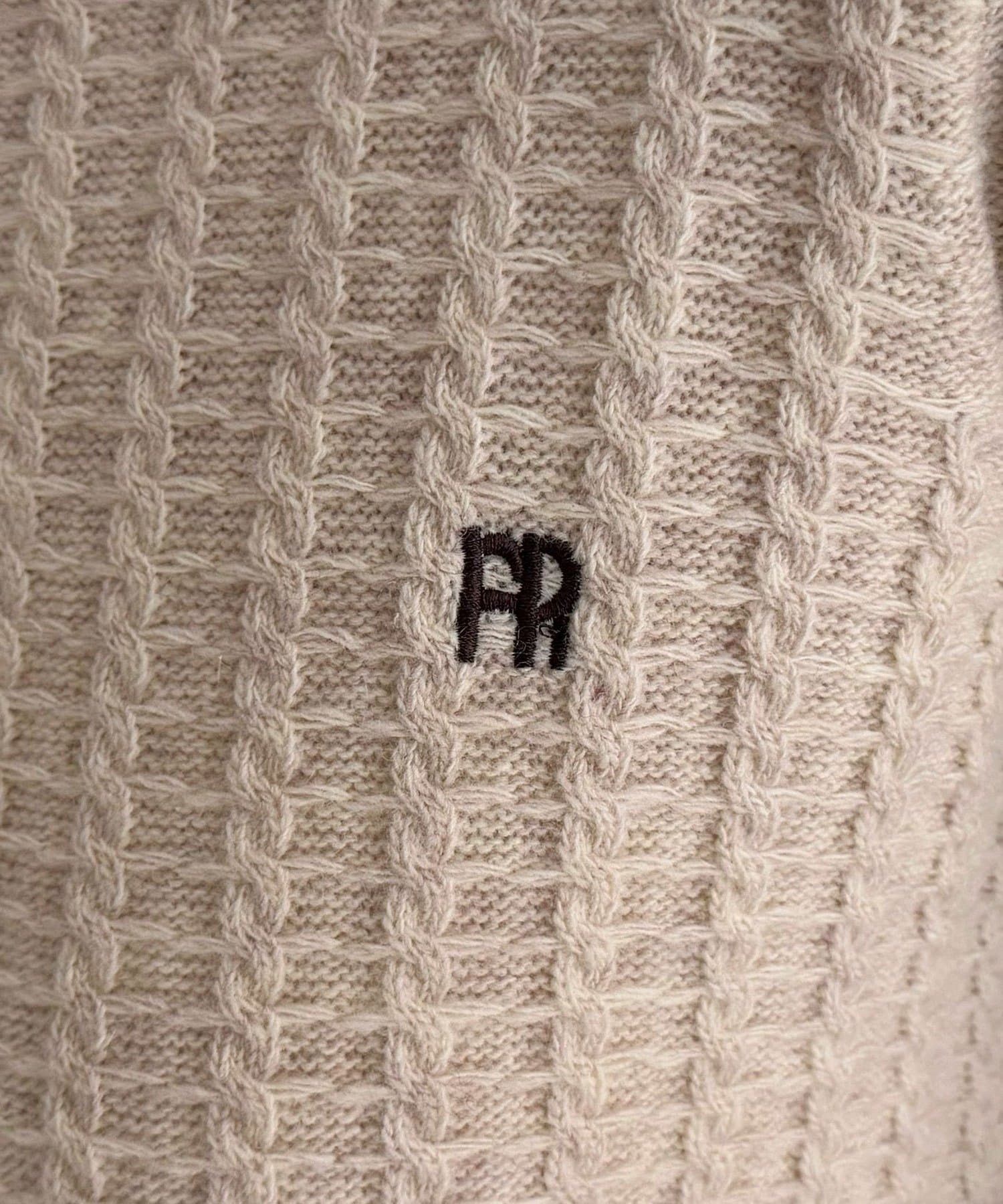FREDY & GLOSTER(フレディ アンド グロスター) FR刺繍ケーブル柄ポロ衿ニットプルオーバー