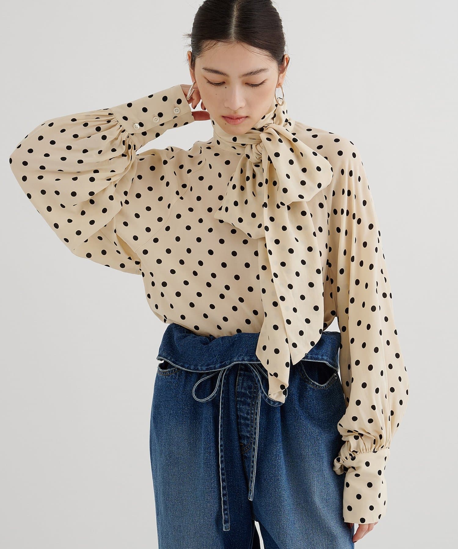 Whim Gazette(ウィム ガゼット) ドットボウタイブラウス