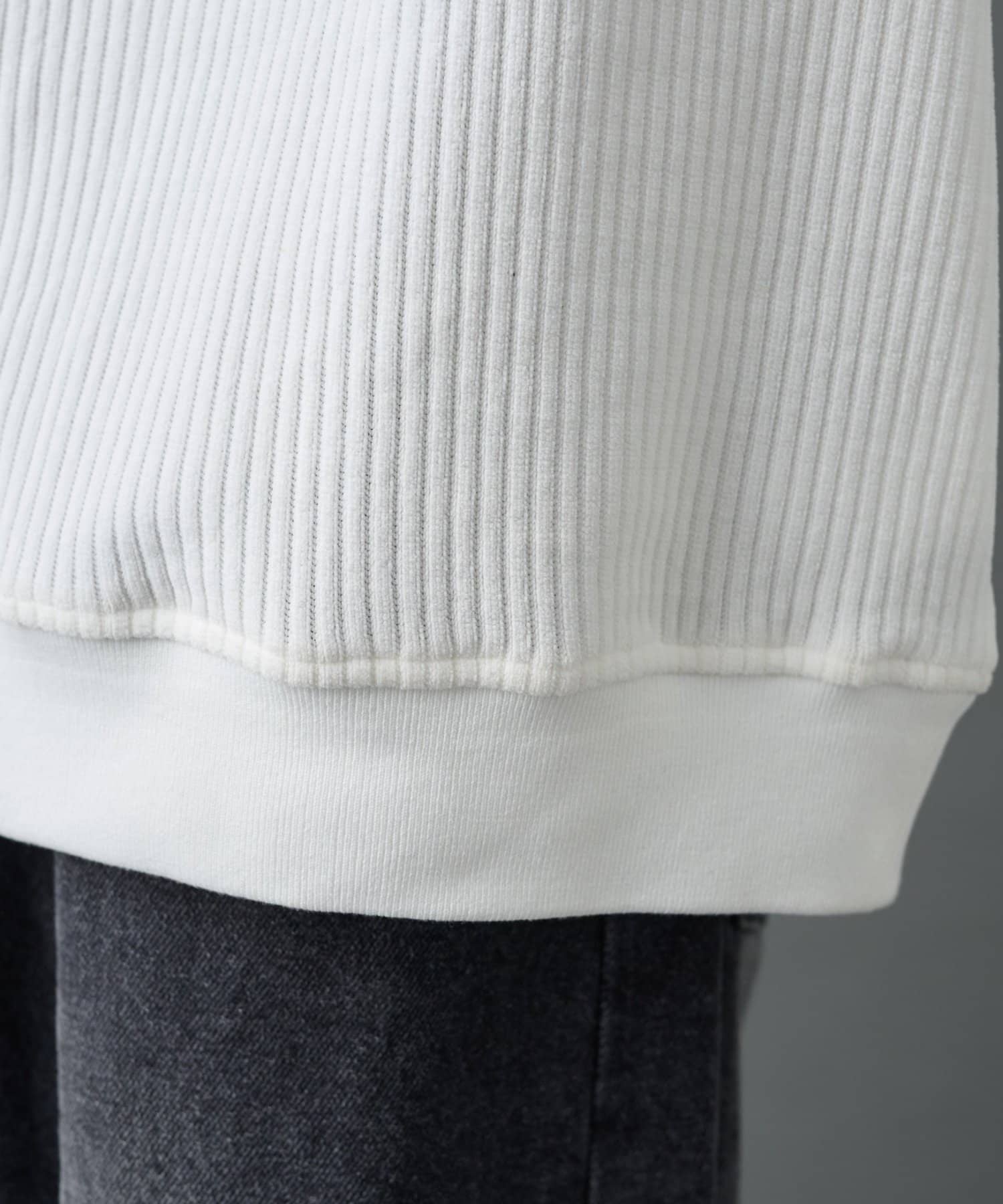 COLONY 2139(コロニー トゥーワンスリーナイン) カットコーデュロイクルーネック