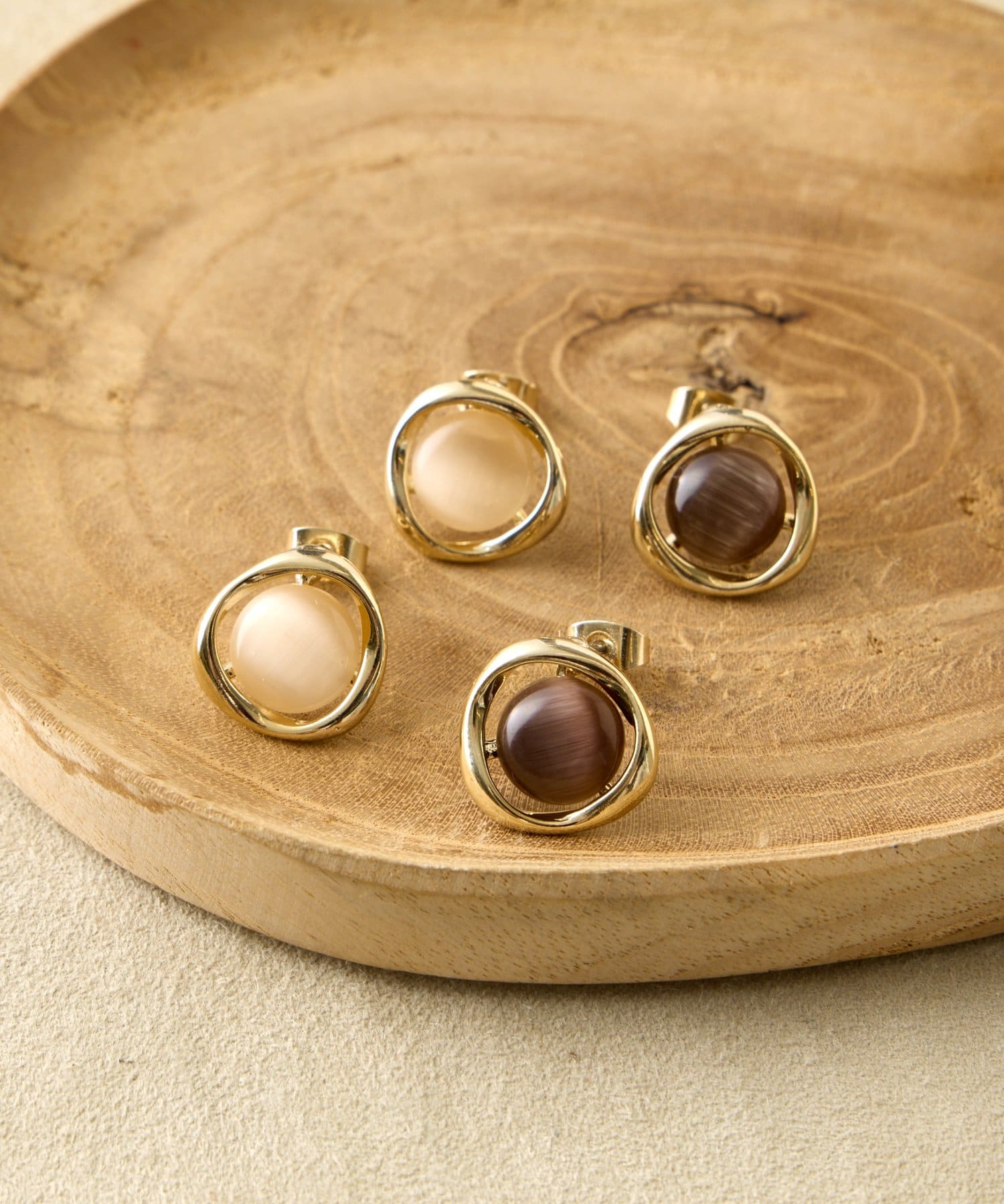 Jena　espace merveilleux(ジェナ　エスパスメルヴェイユ) ニュアンスストーンピアス