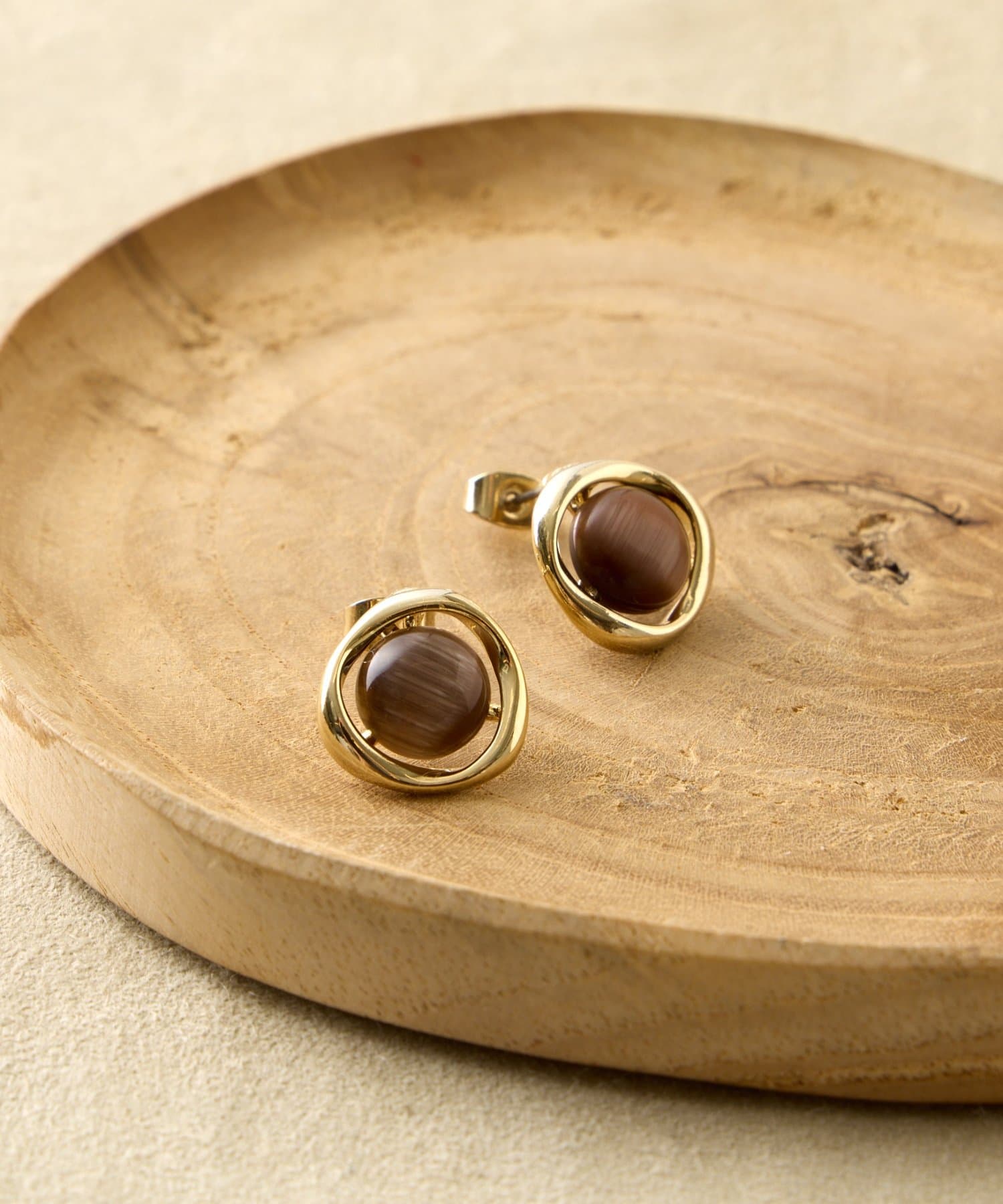 Jena　espace merveilleux(ジェナ　エスパスメルヴェイユ) ニュアンスストーンピアス